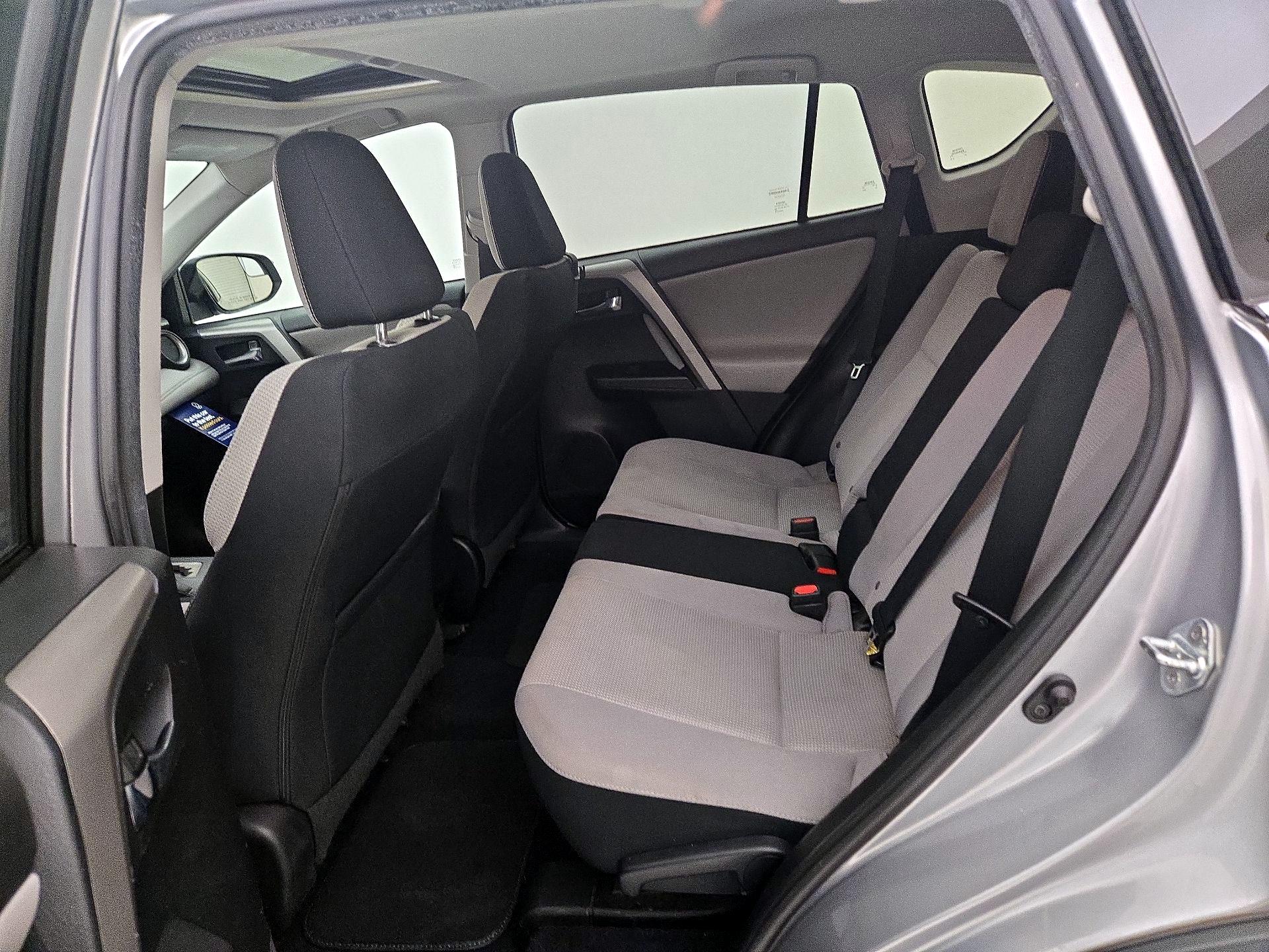 Thumbnail: 2017 Toyota RAV4 - 20