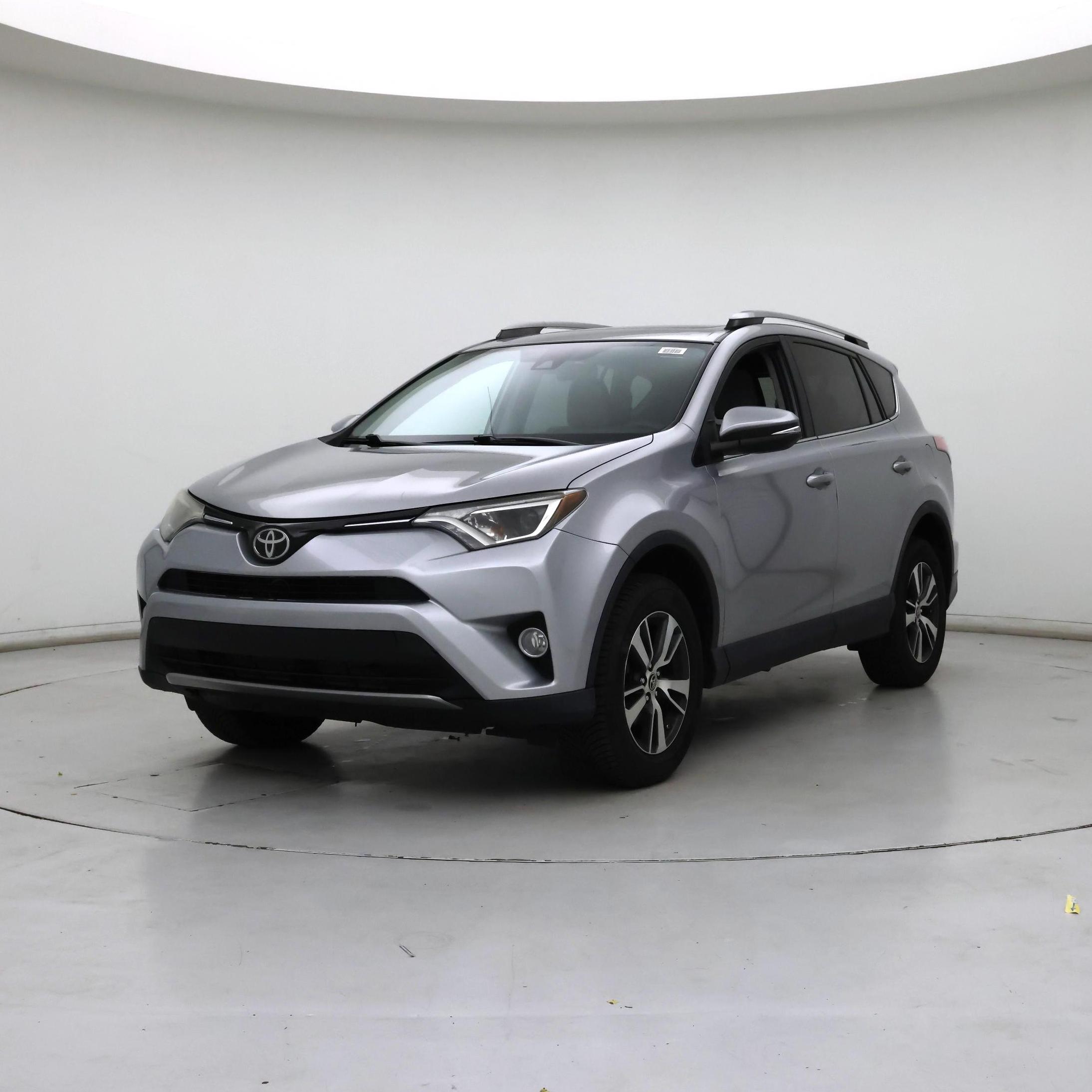Thumbnail: 2017 Toyota RAV4 - 4
