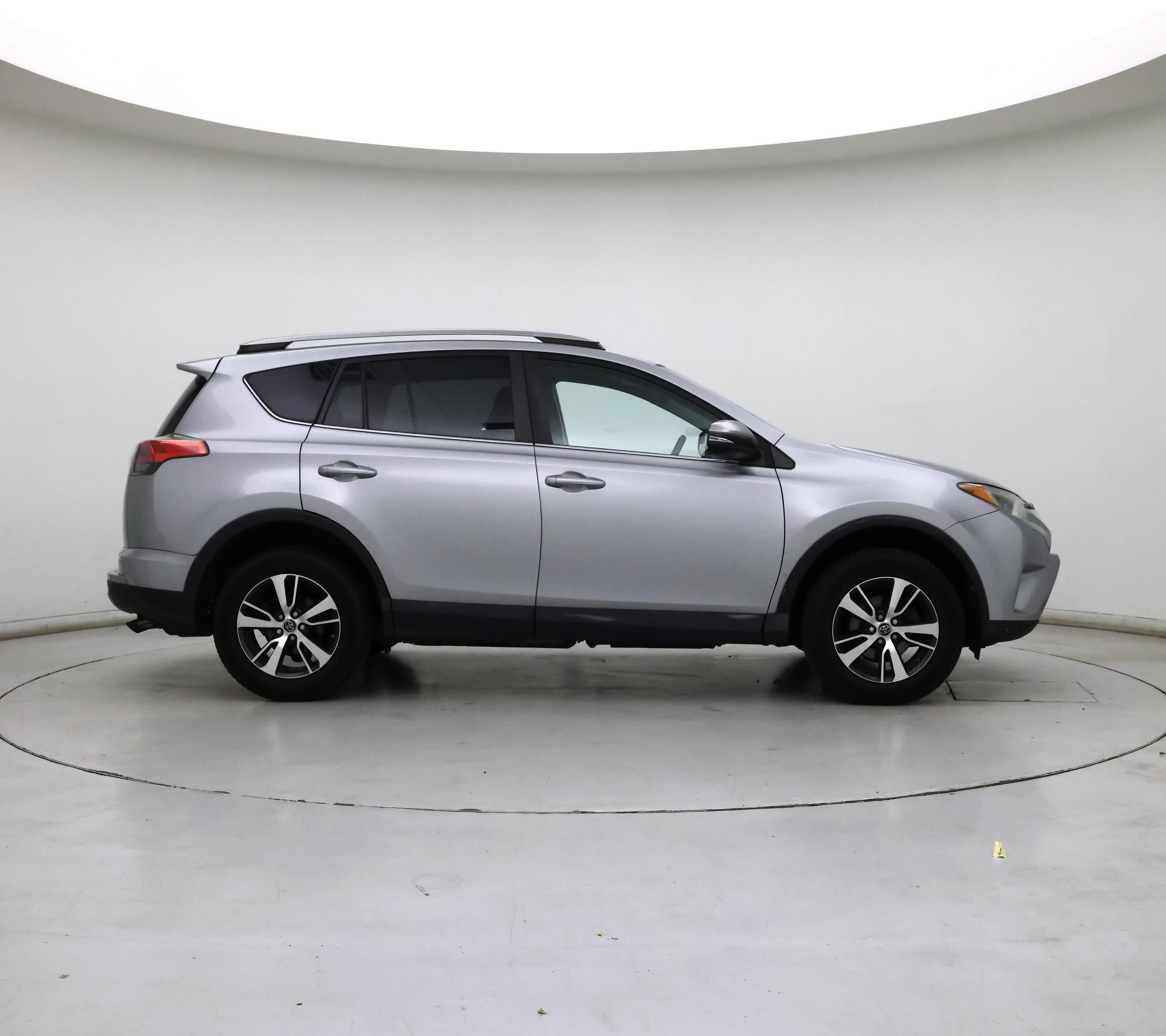 Thumbnail: 2017 Toyota RAV4 - 7