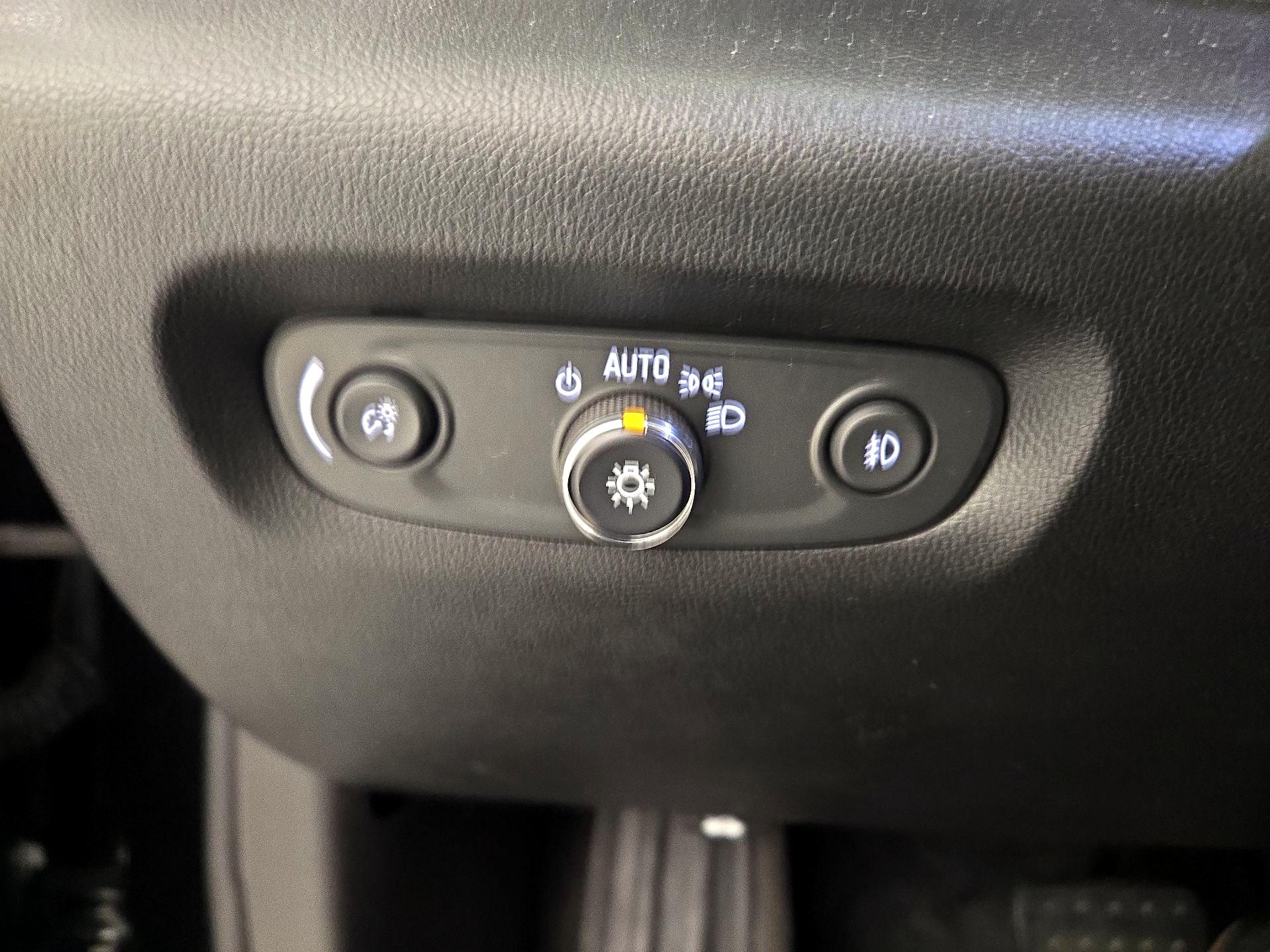 Thumbnail: 2019 Chevrolet Traverse - 13