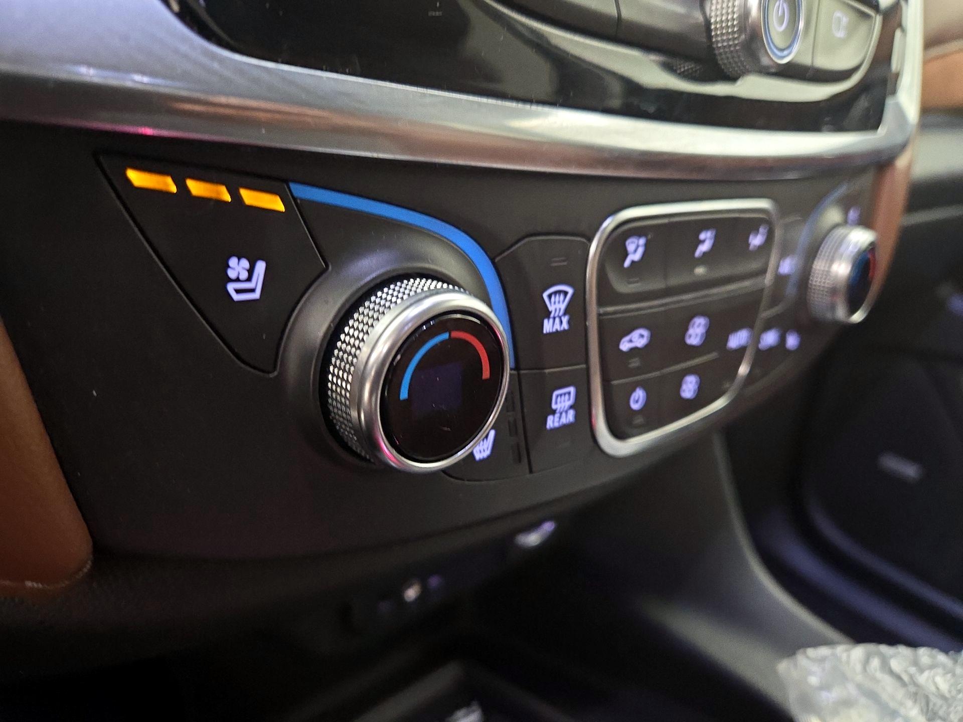 Thumbnail: 2019 Chevrolet Traverse - 16