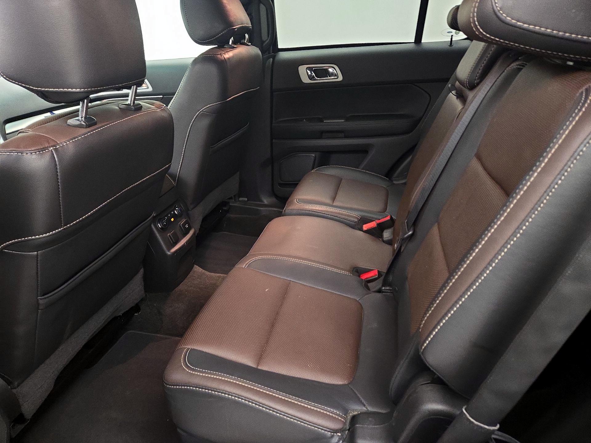 Thumbnail: 2015 Ford Explorer - 20