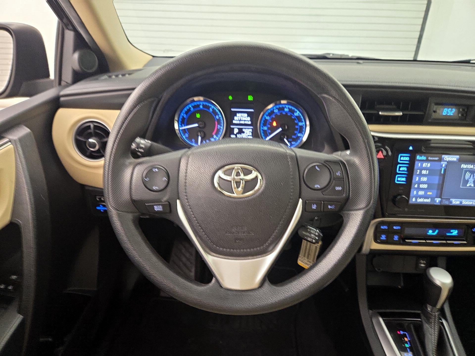 Thumbnail: 2017 Toyota Corolla - 10