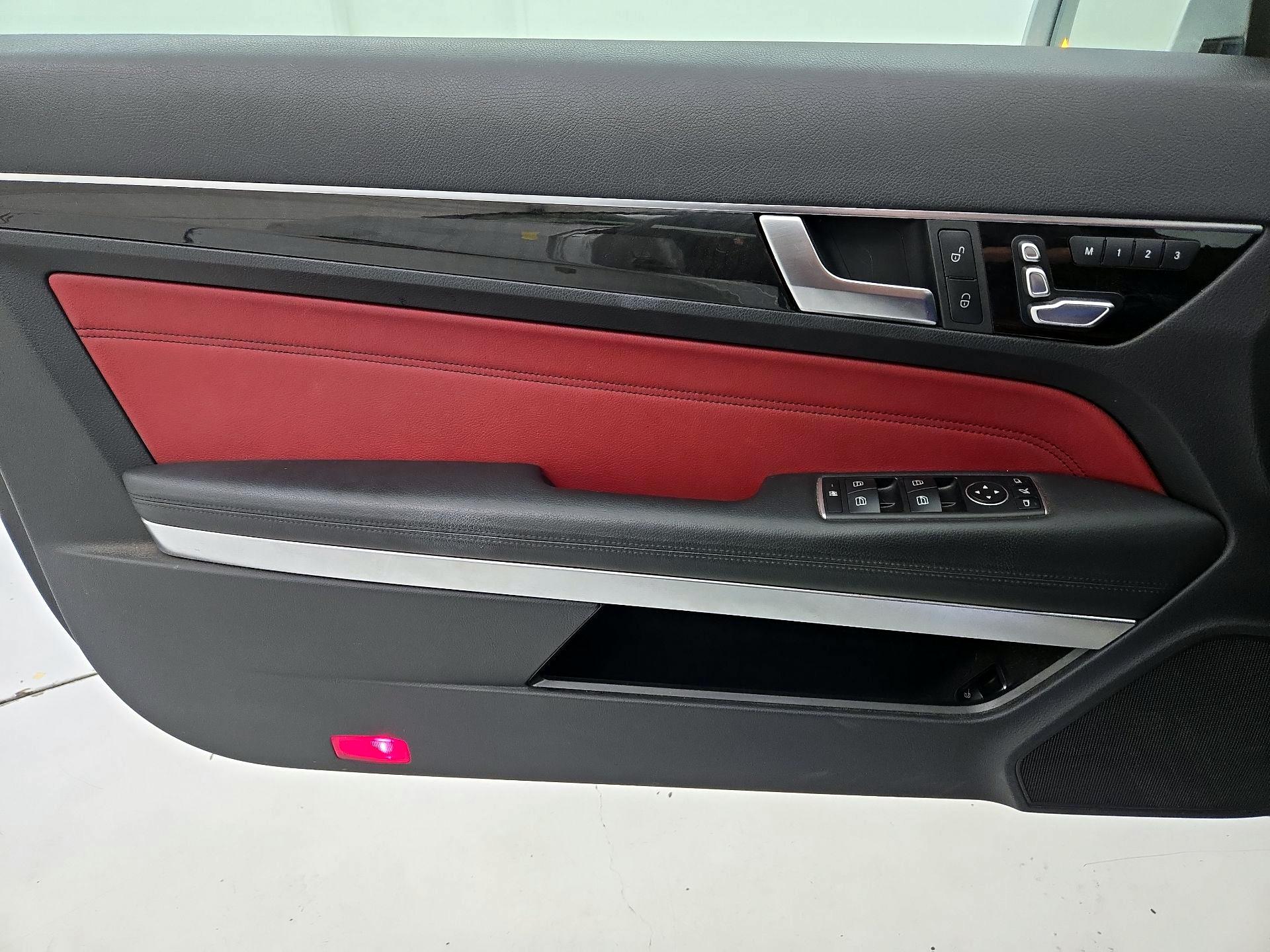 Thumbnail: 2017 Mercedes-Benz E-Class - 12