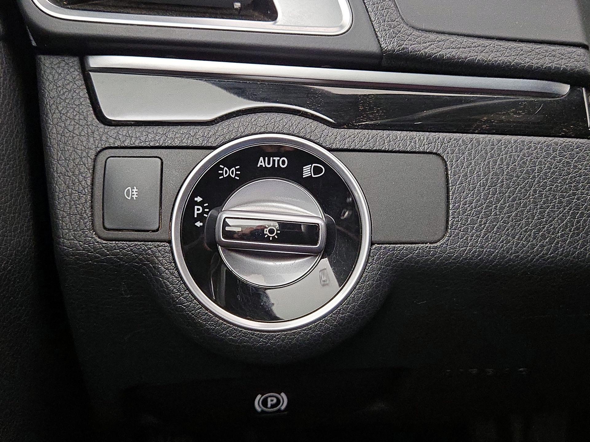 Thumbnail: 2017 Mercedes-Benz E-Class - 13