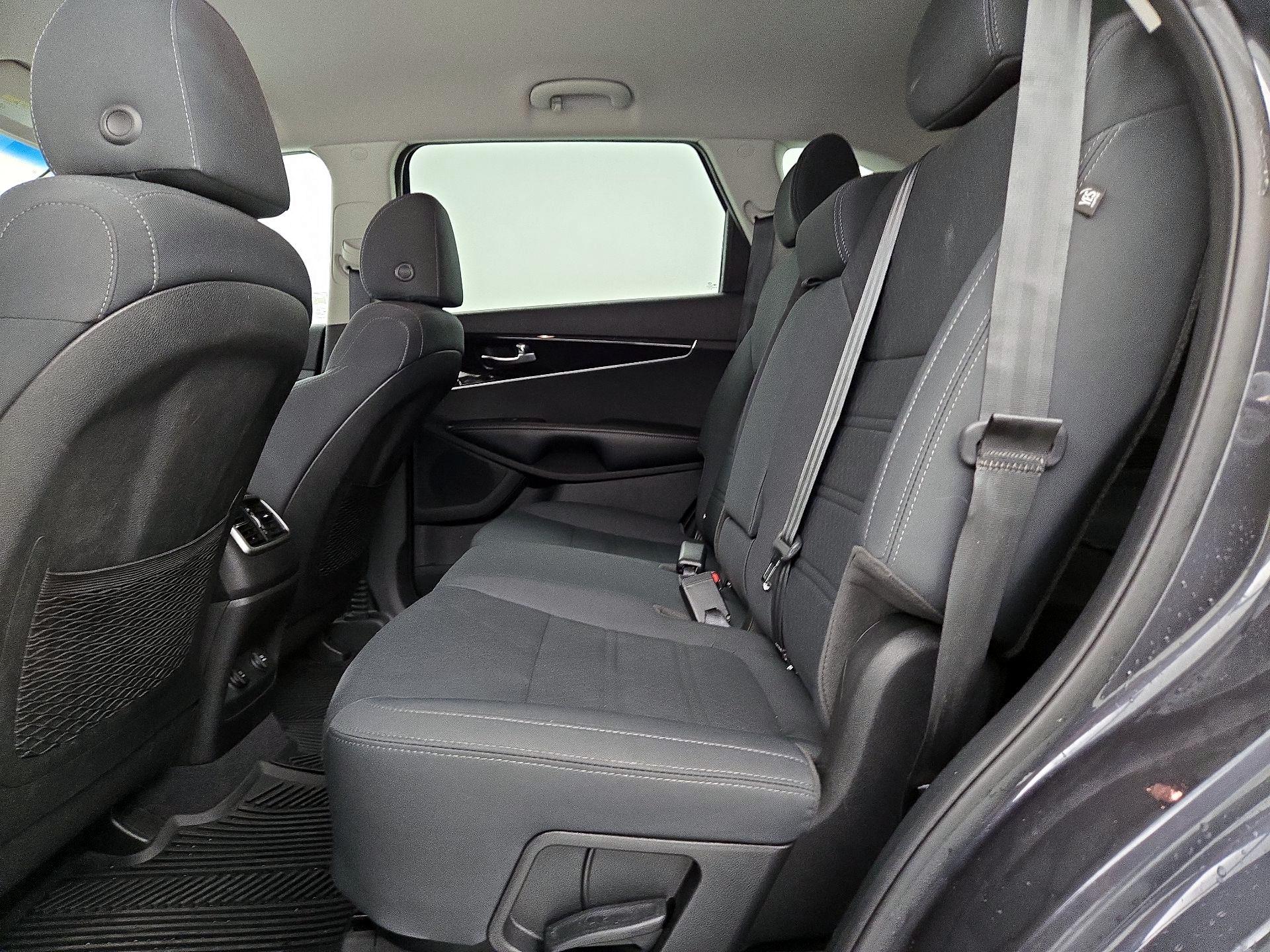 Thumbnail: 2019 Kia Sorento - 18