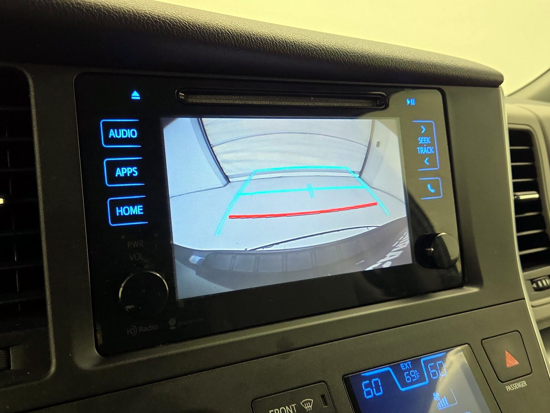 Thumbnail: 2015 Toyota Sienna - 14