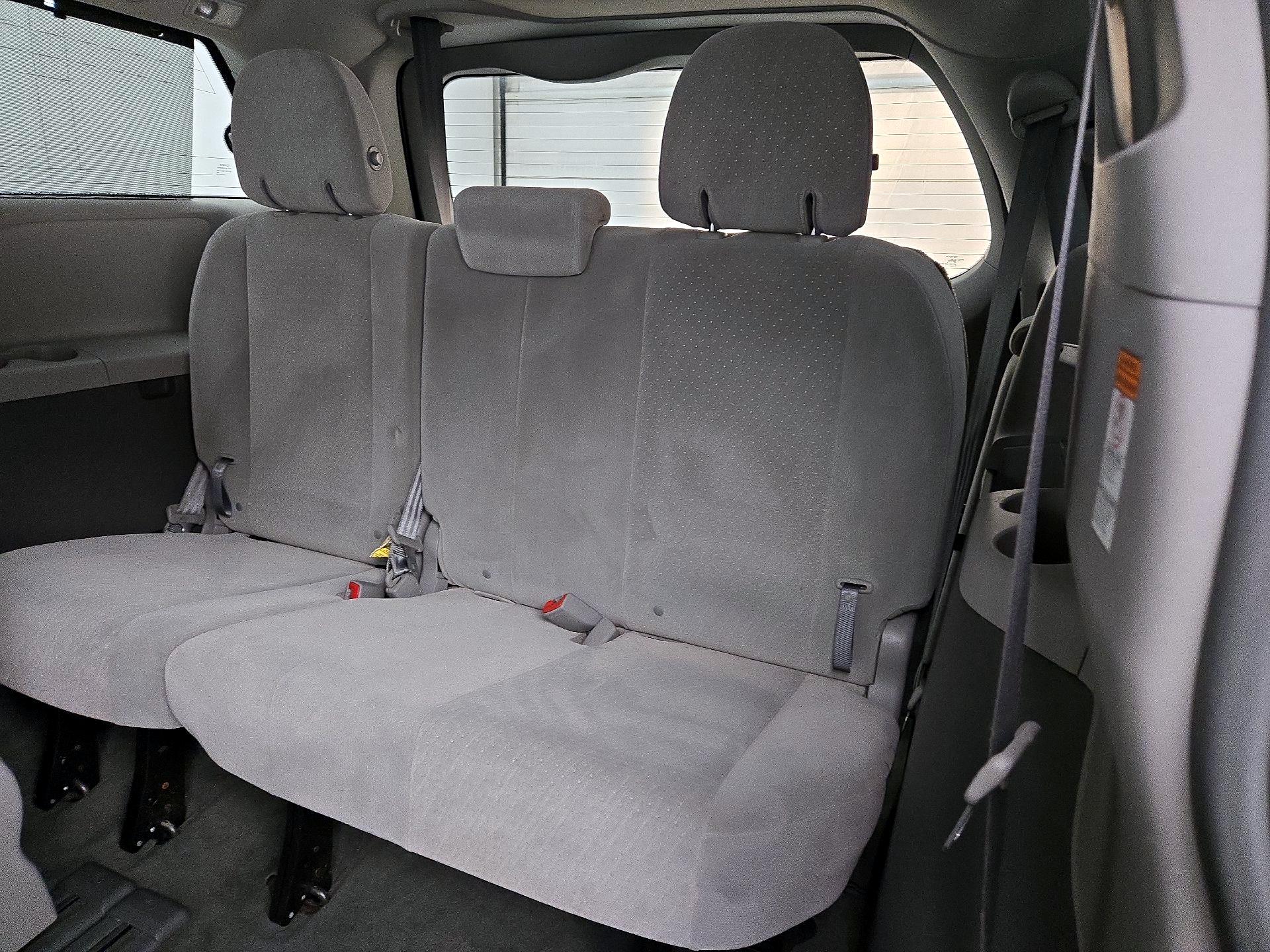Thumbnail: 2015 Toyota Sienna - 20