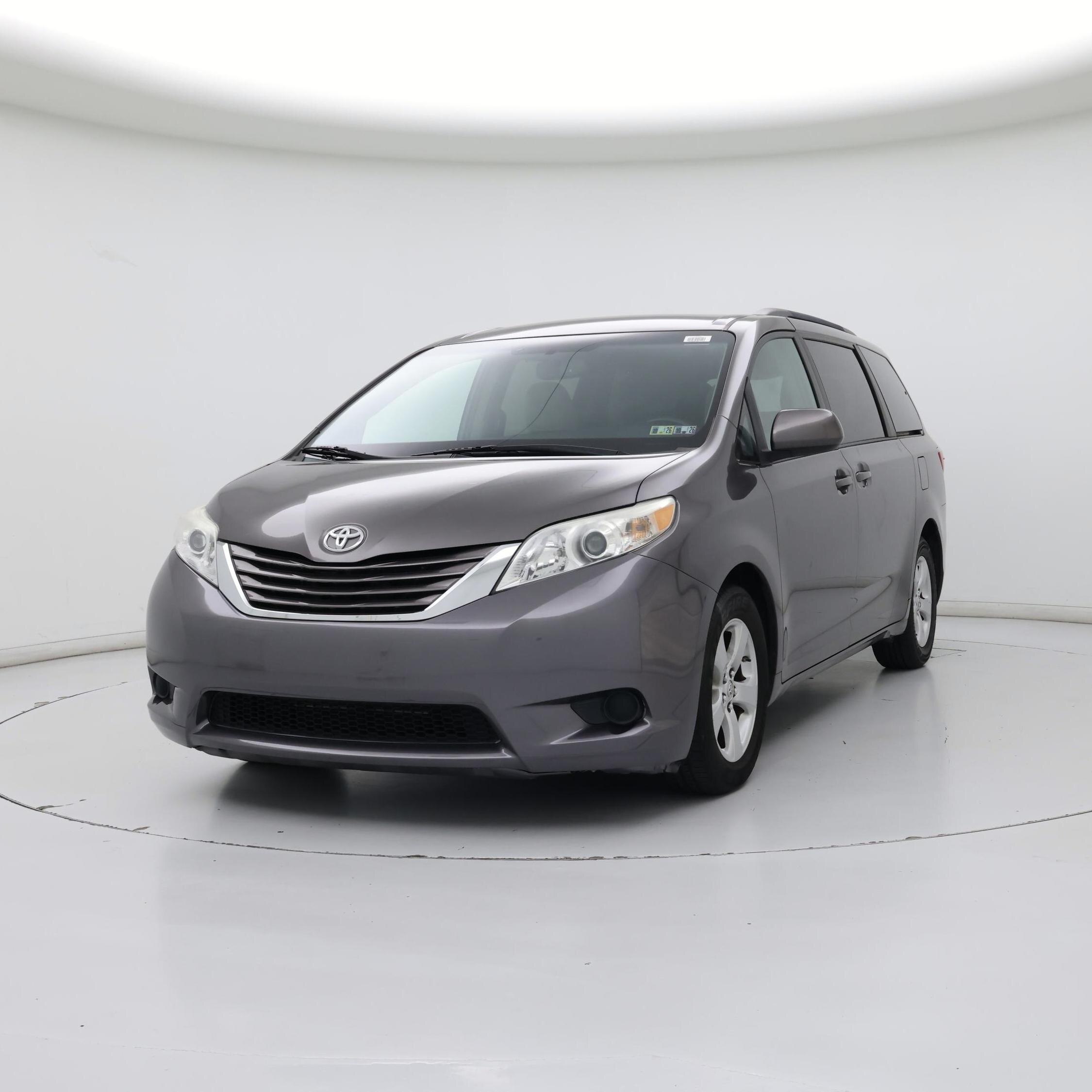 Thumbnail: 2015 Toyota Sienna - 4