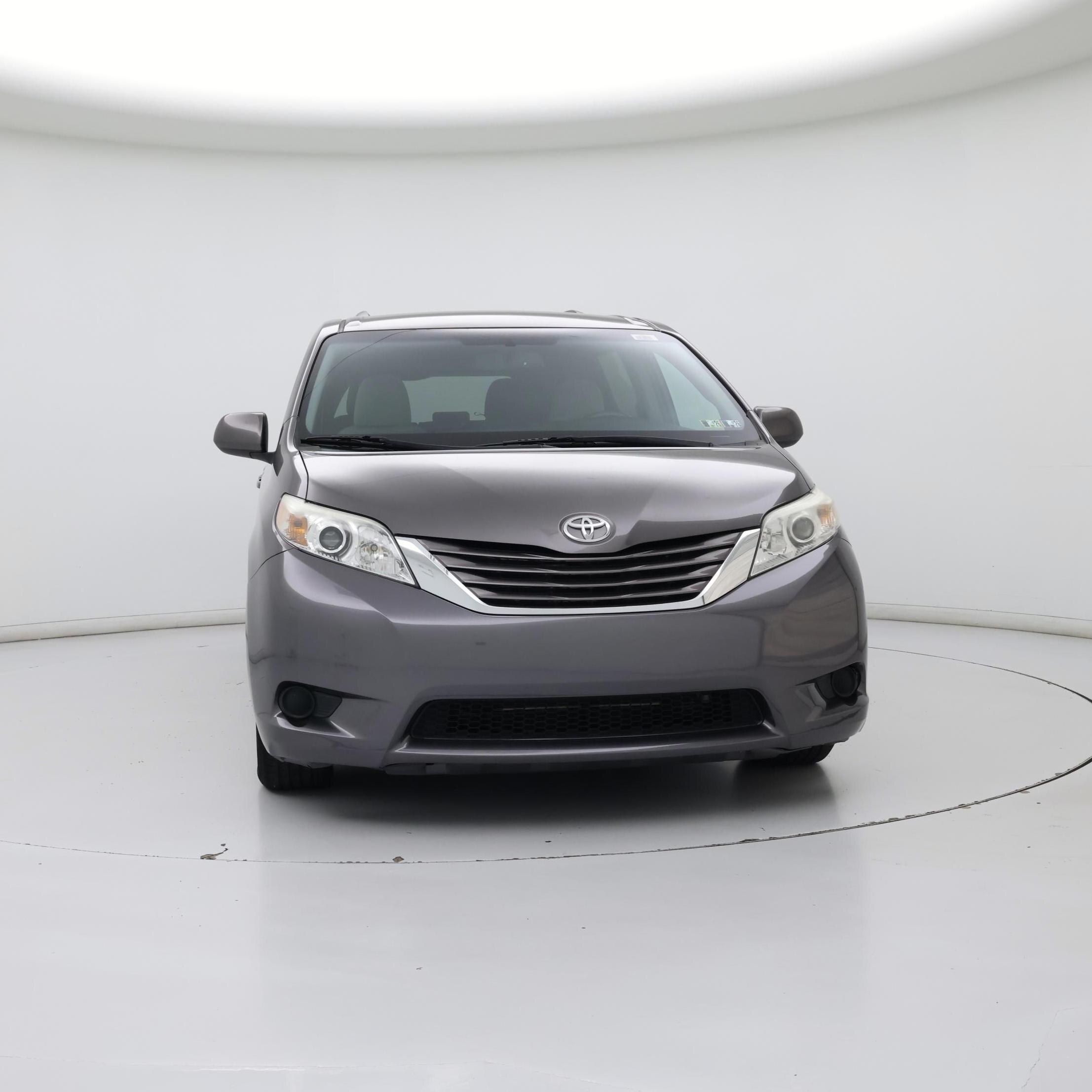 Thumbnail: 2015 Toyota Sienna - 5