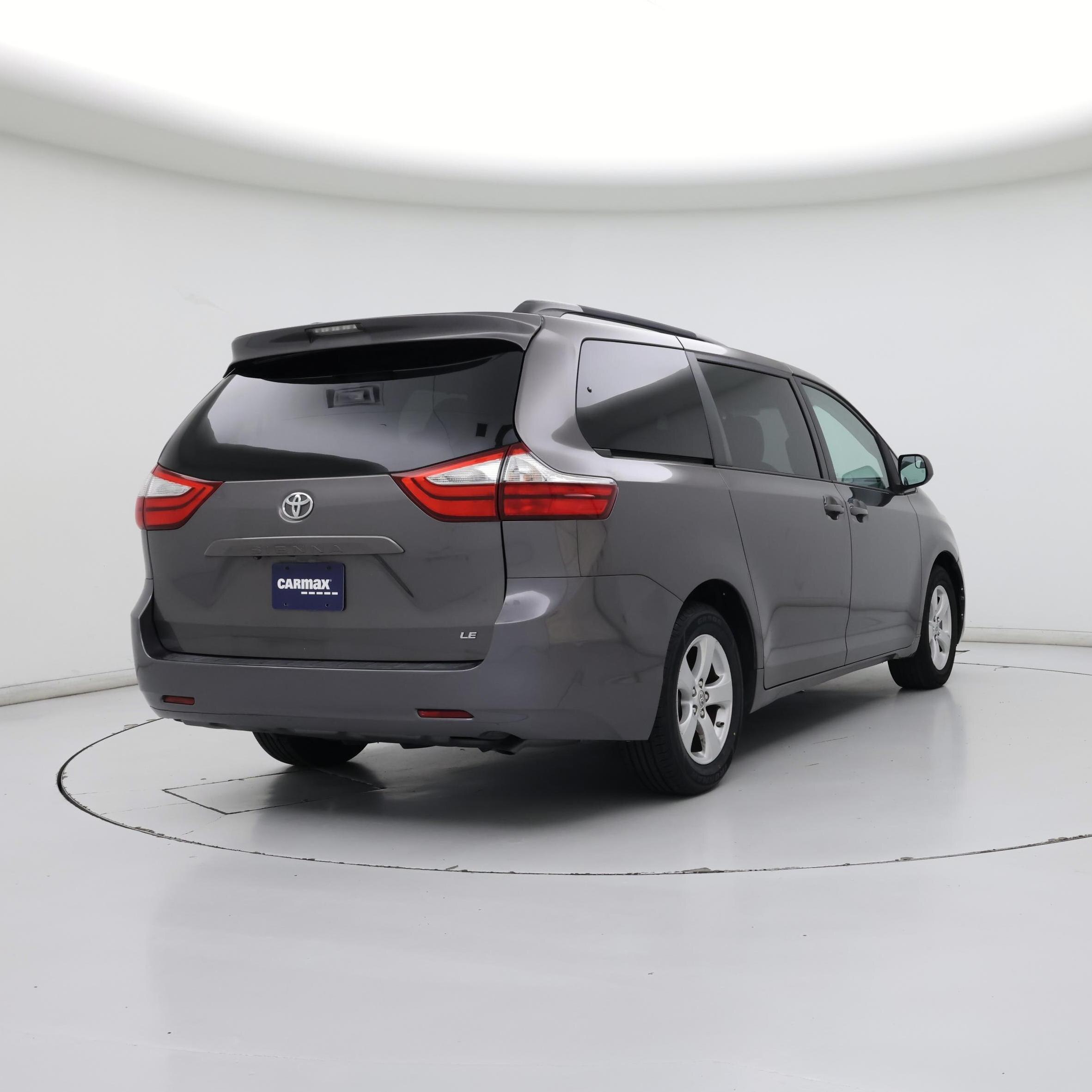 Thumbnail: 2015 Toyota Sienna - 8