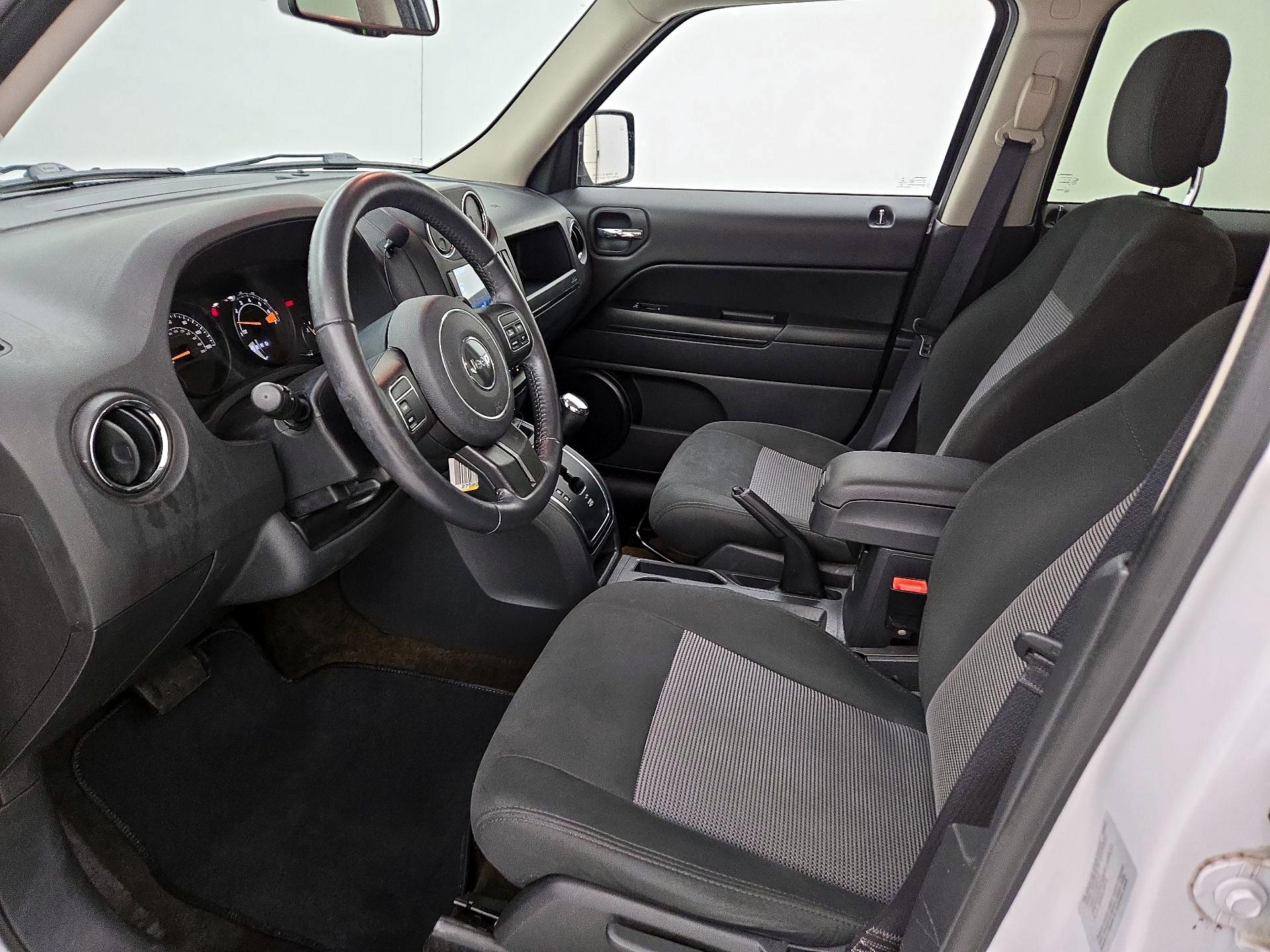 Thumbnail: 2016 Jeep Patriot - 11