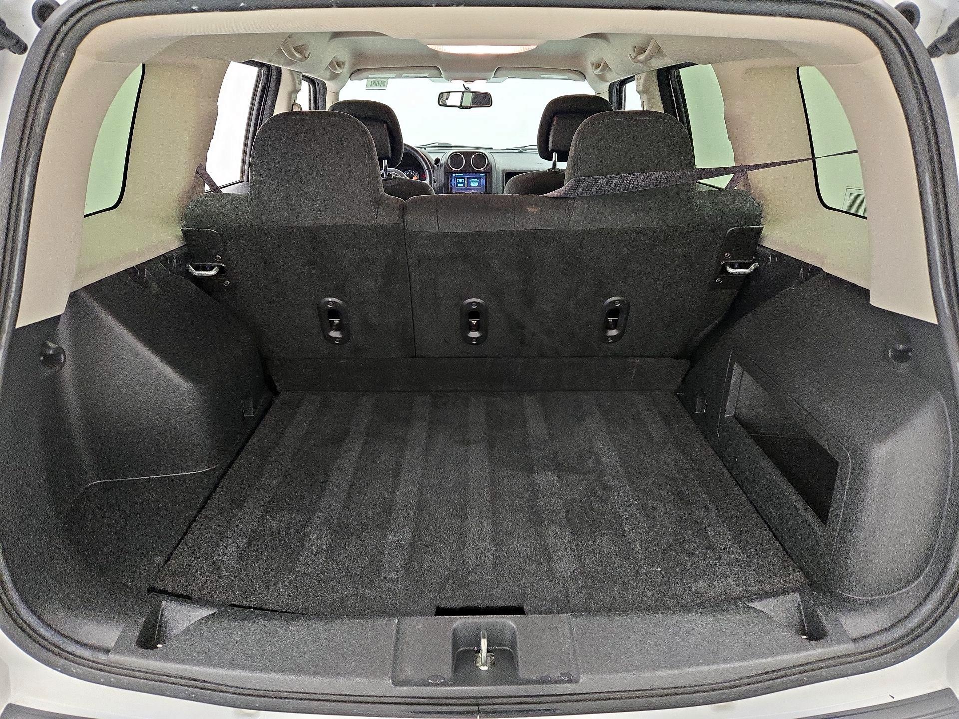 Thumbnail: 2016 Jeep Patriot - 18