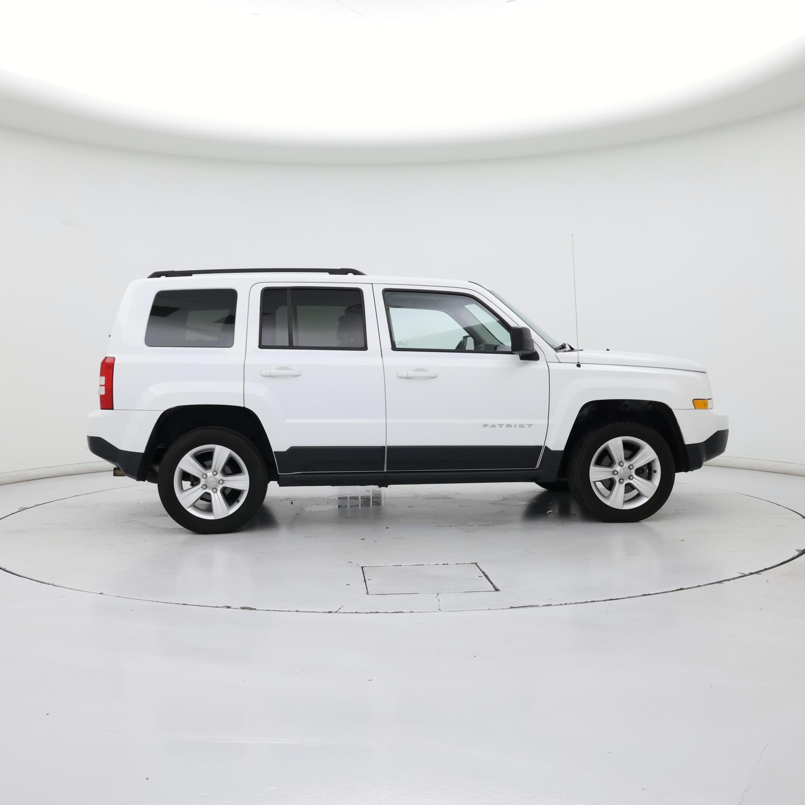 Thumbnail: 2016 Jeep Patriot - 7