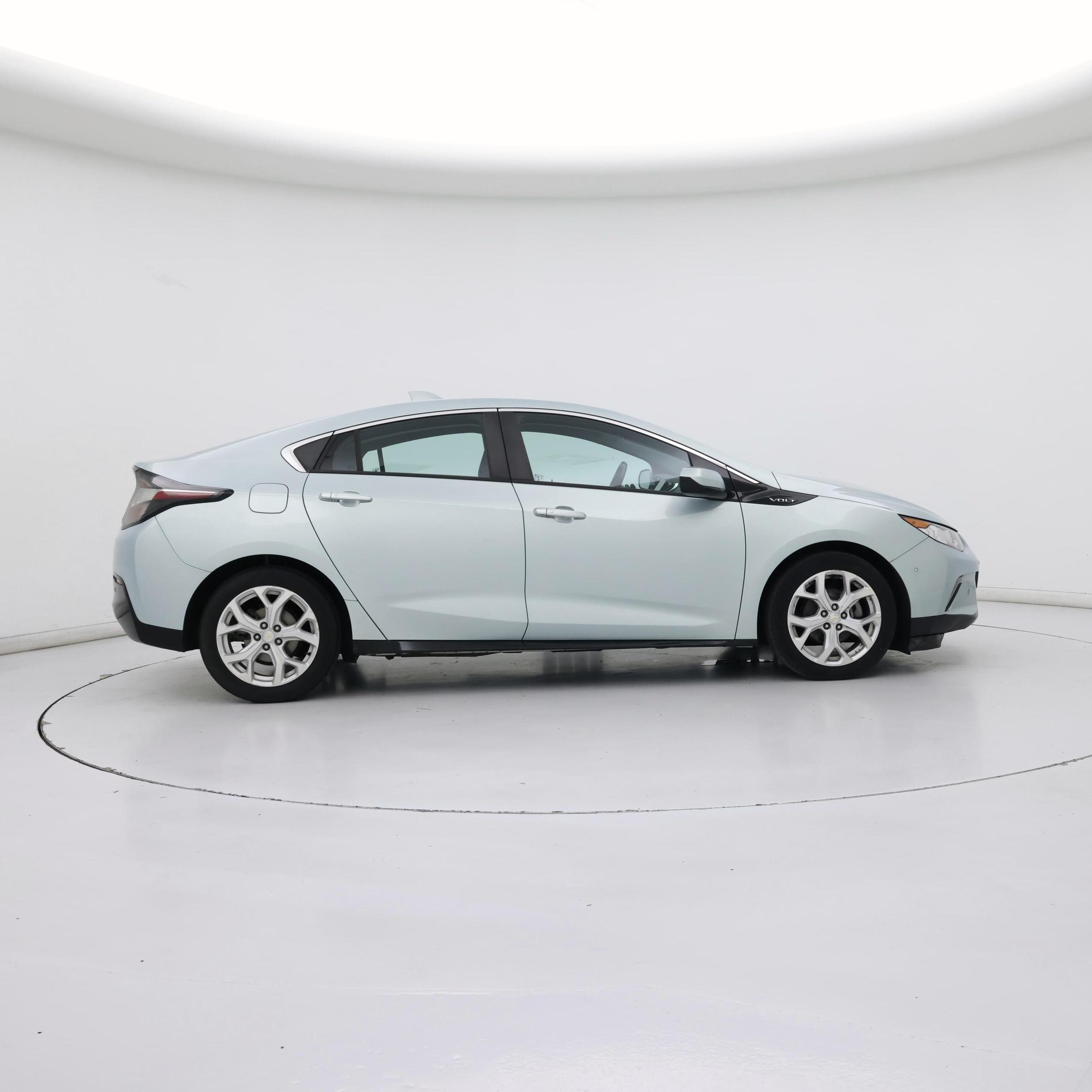 Thumbnail: 2018 Chevrolet Volt - 7