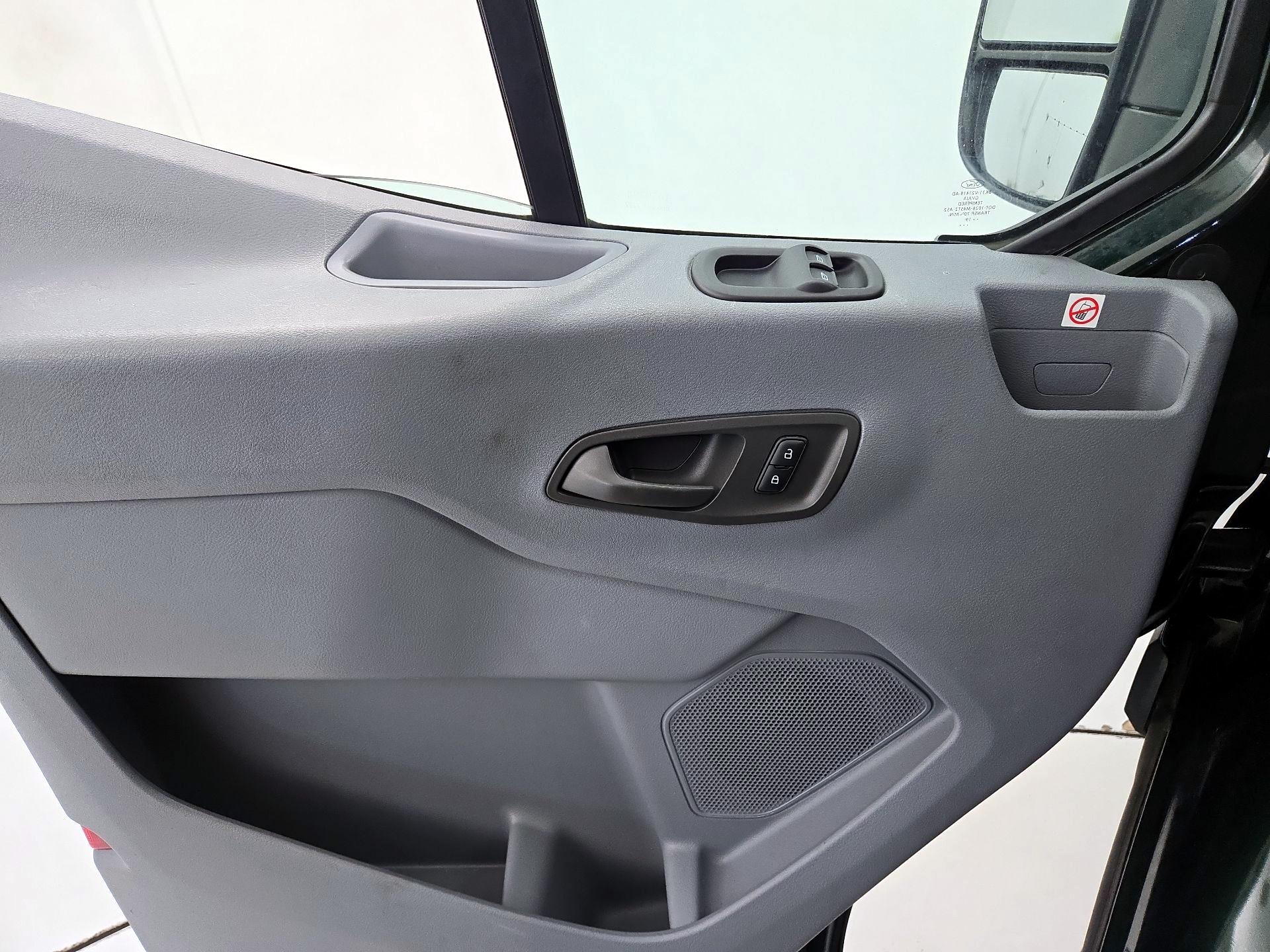 Thumbnail: 2019 Ford Transit Series - 12