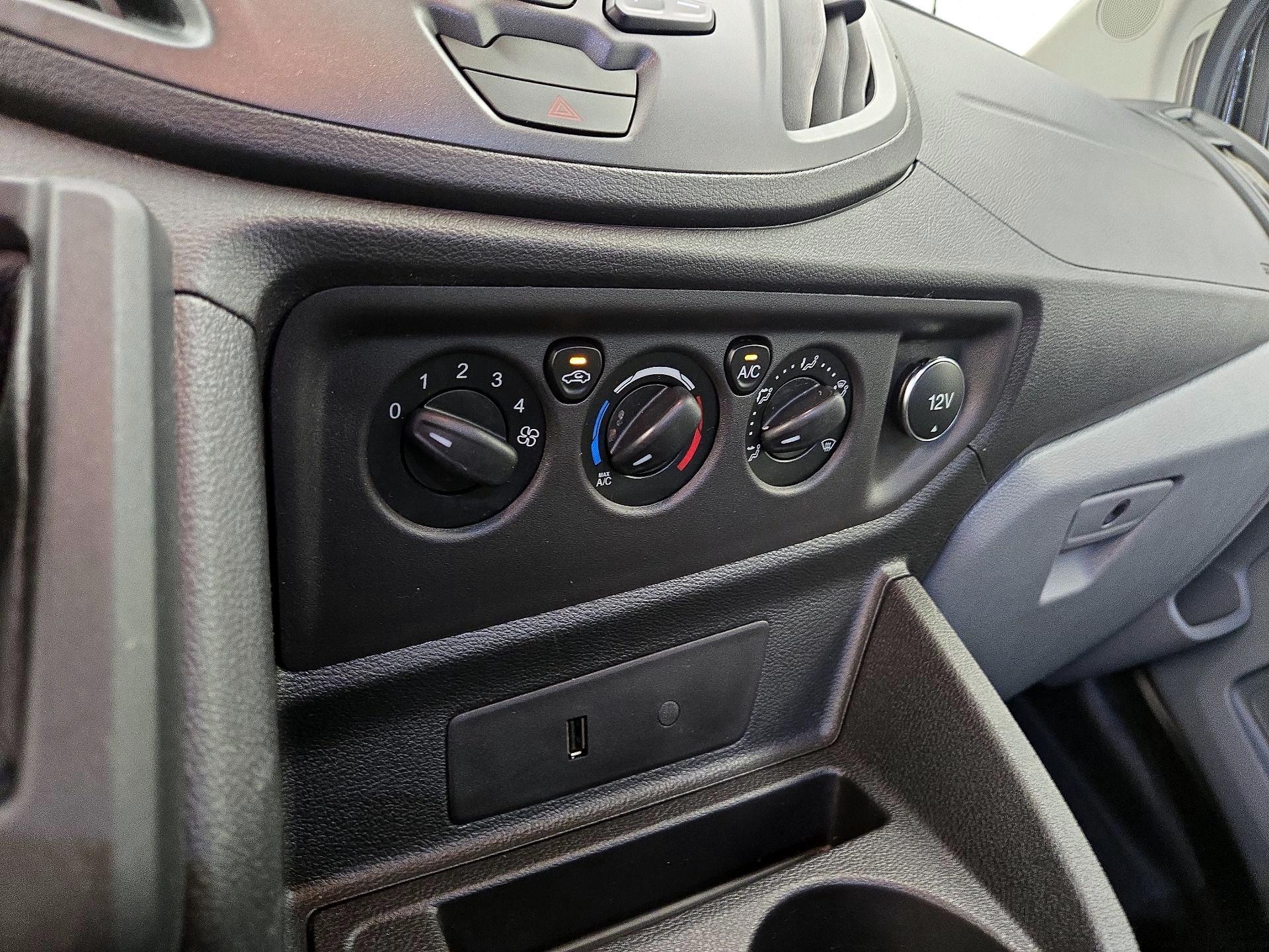 Thumbnail: 2019 Ford Transit Series - 16