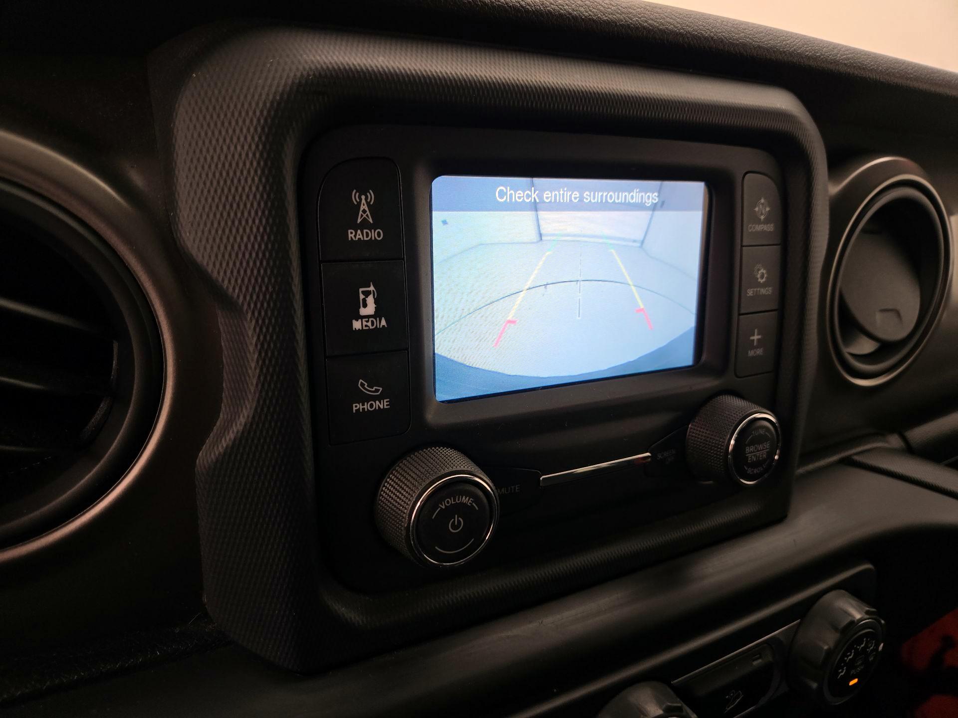 Thumbnail: 2018 Jeep Wrangler - 14