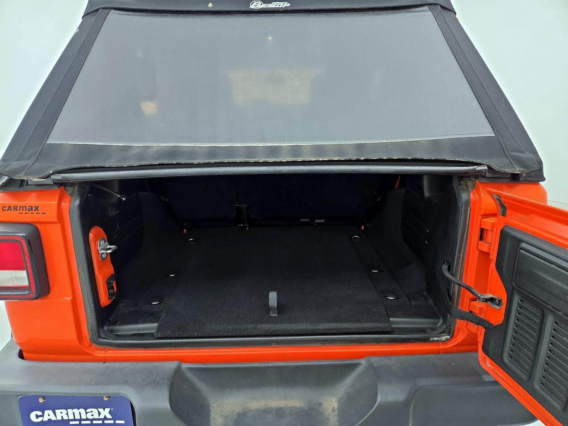 Thumbnail: 2018 Jeep Wrangler - 19