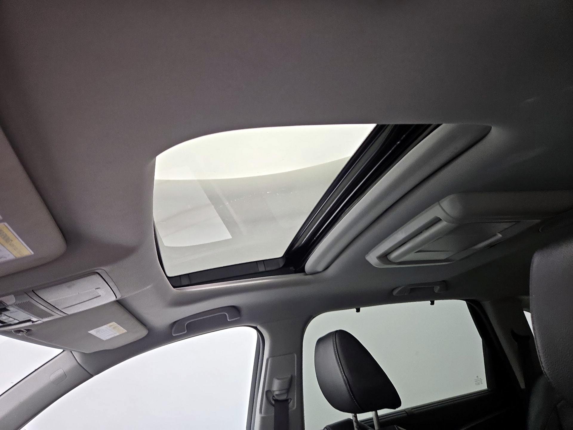 Thumbnail: 2019 Acura MDX - 20