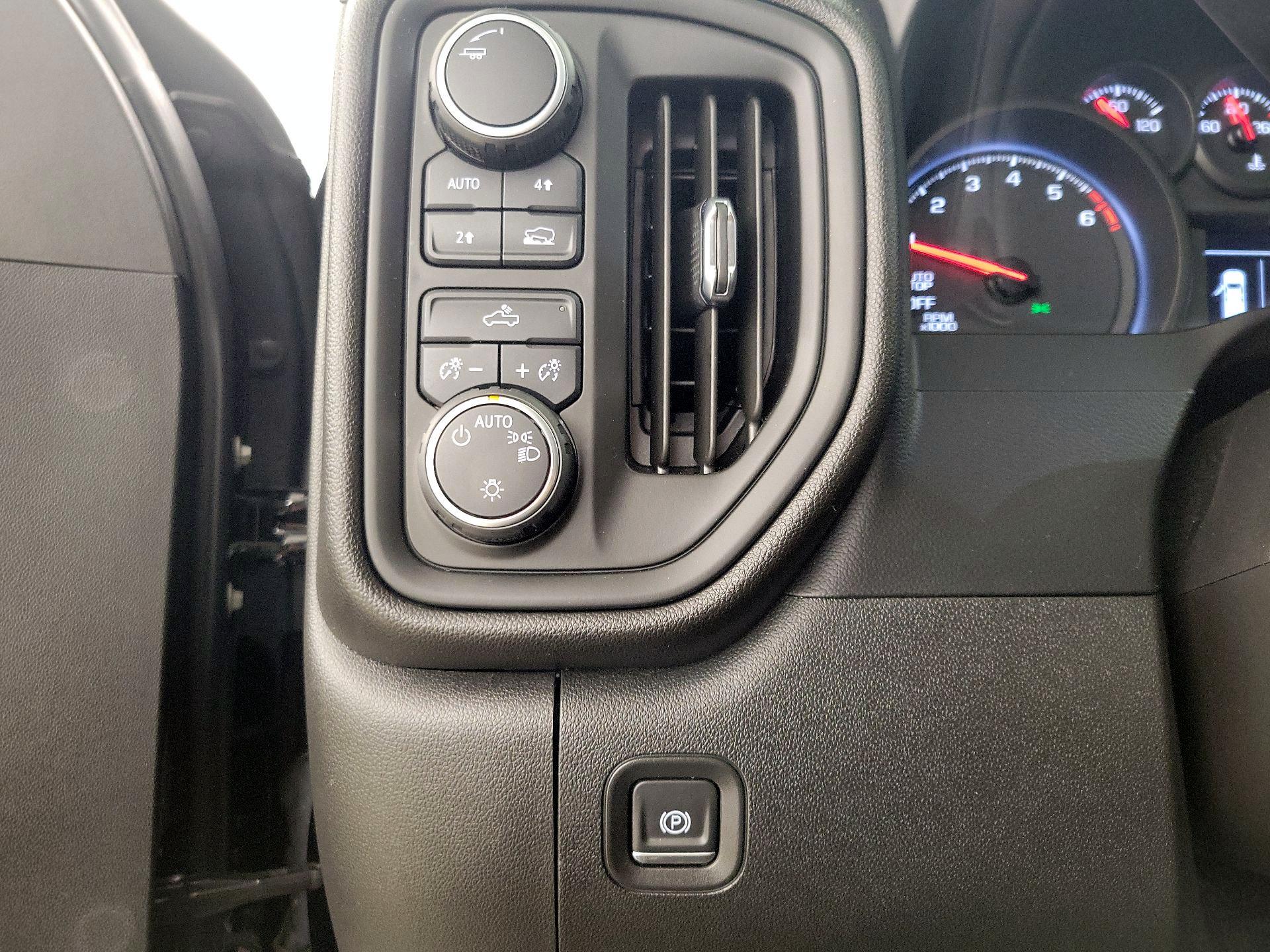 Thumbnail: 2021 Chevrolet Silverado 1500 - 13