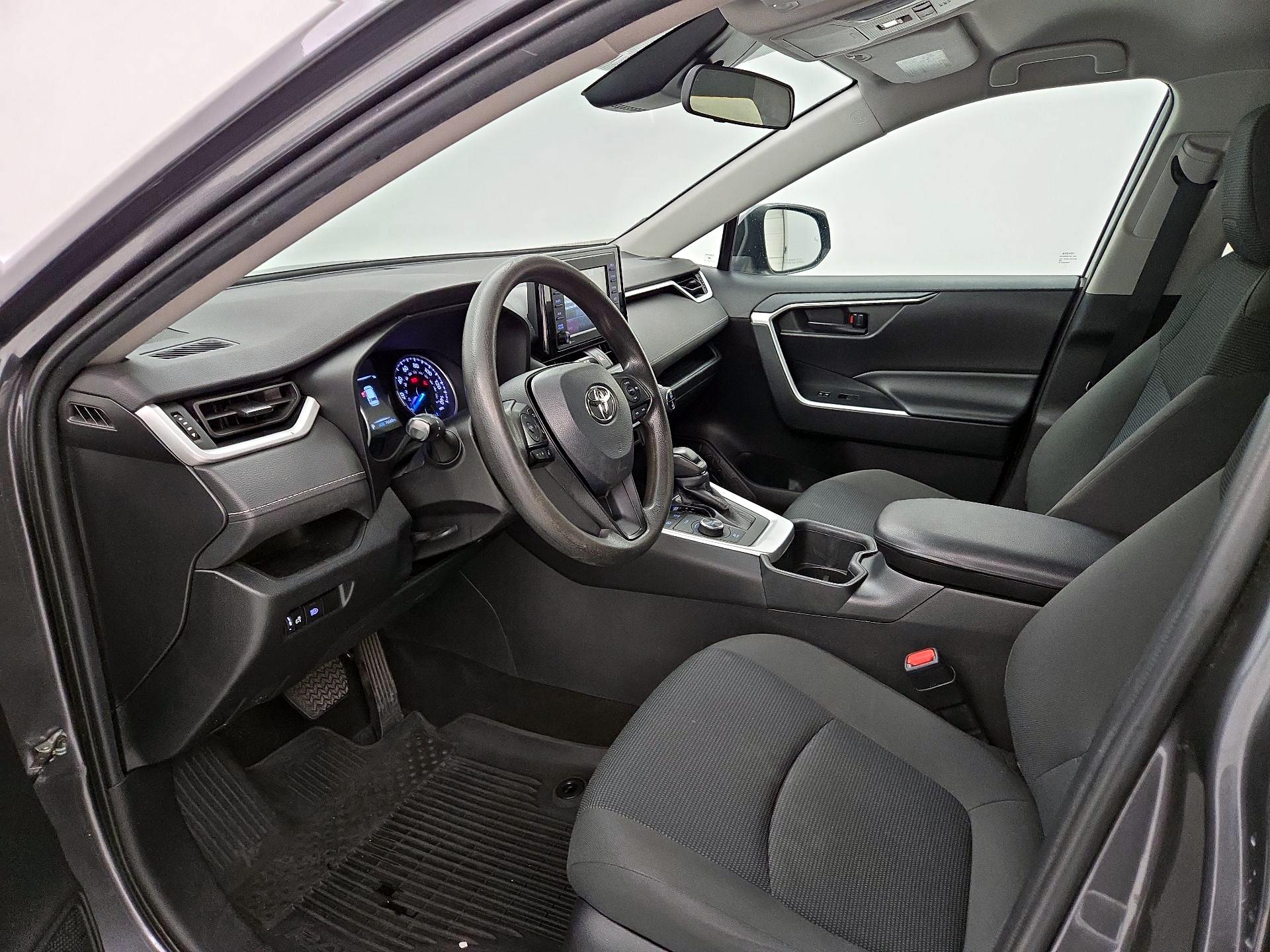 Thumbnail: 2022 Toyota RAV4 - 11