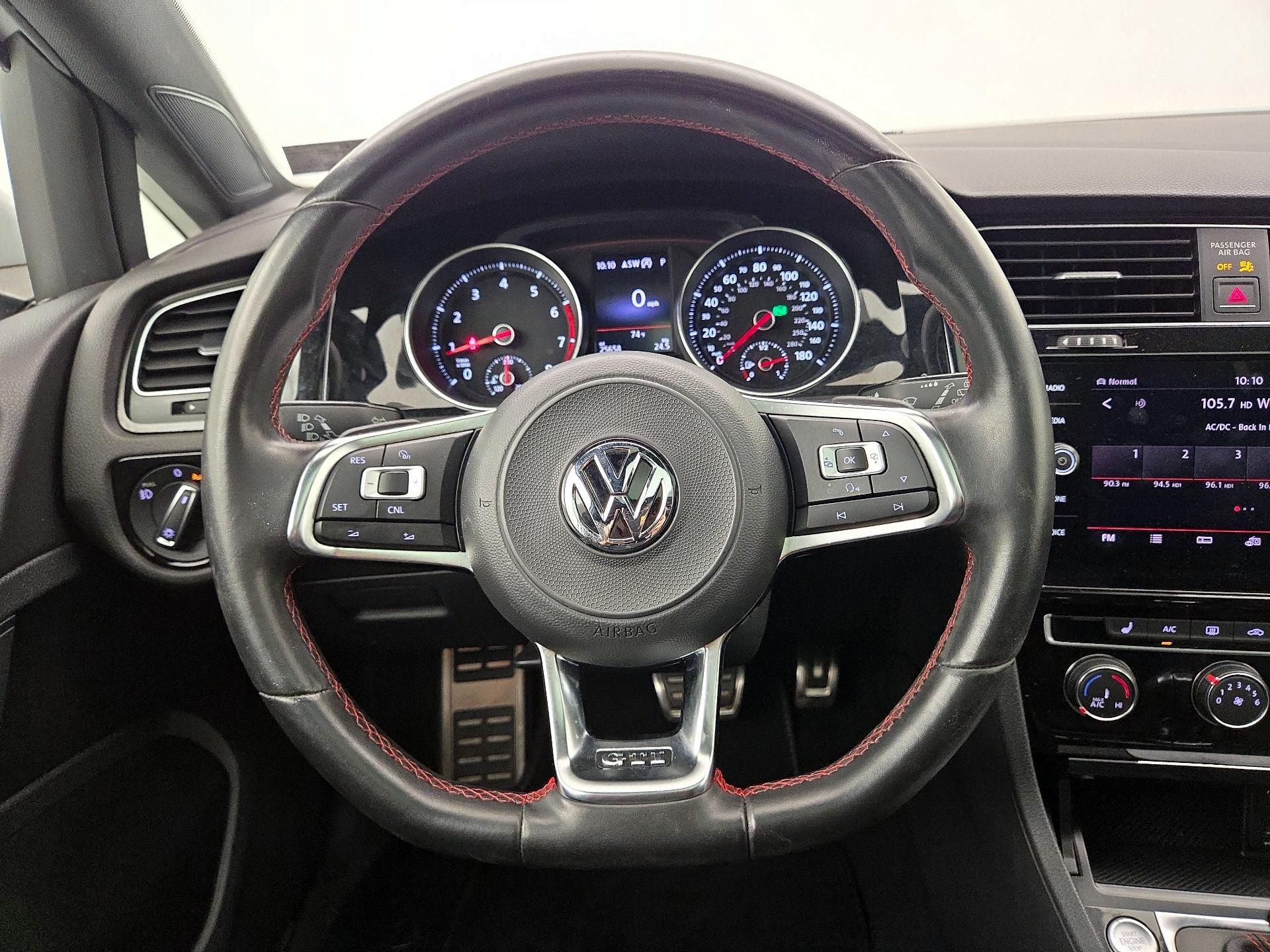 Thumbnail: 2018 Volkswagen Golf - 10