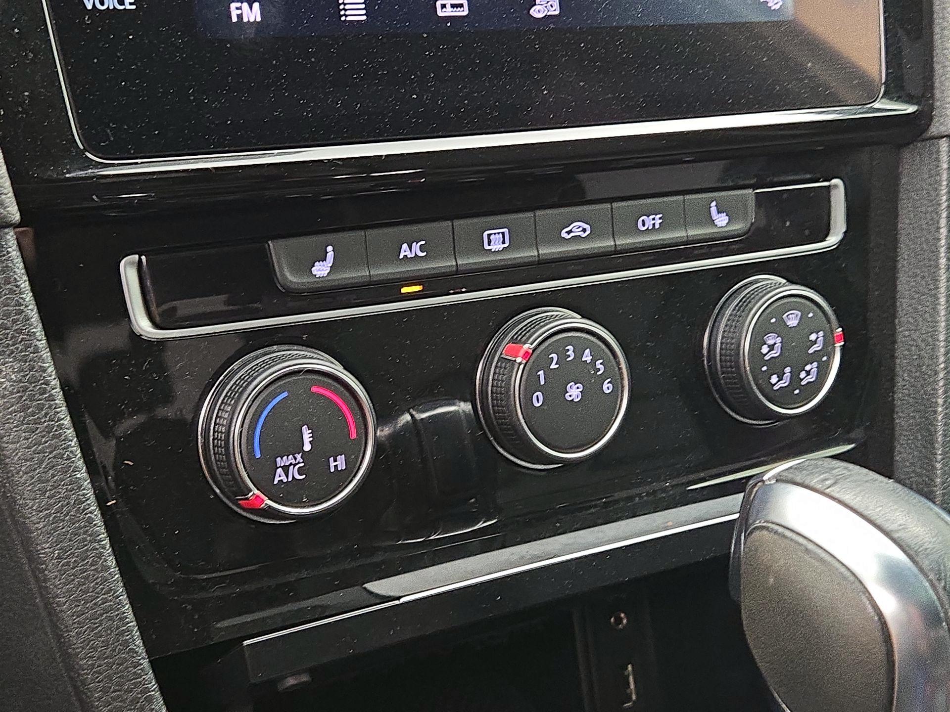 Thumbnail: 2018 Volkswagen Golf - 16