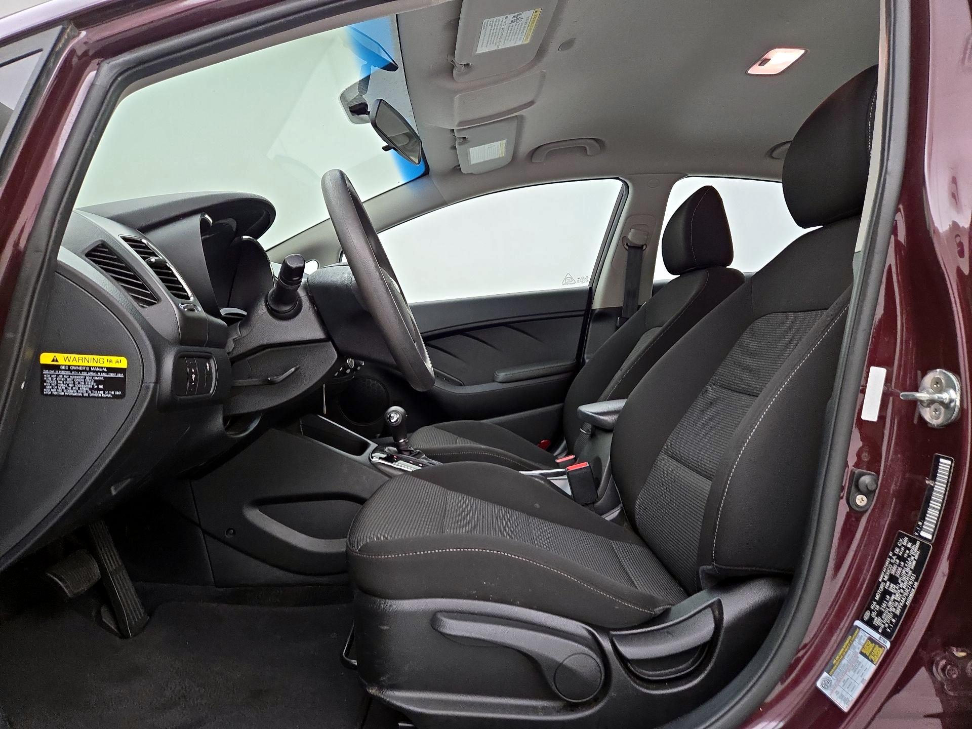 Thumbnail: 2018 Kia Forte - 11