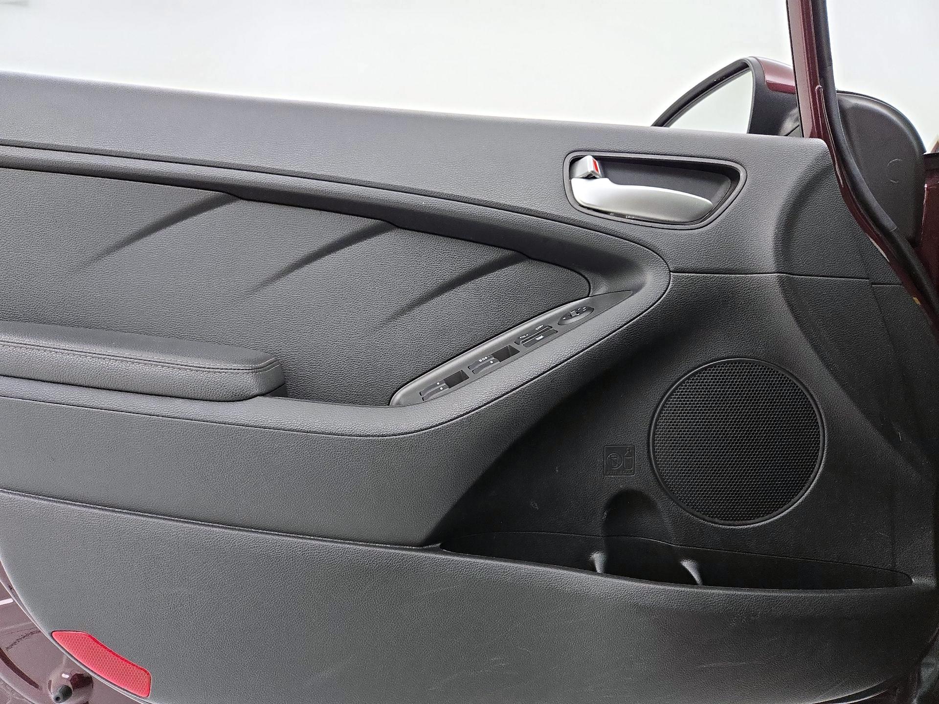 Thumbnail: 2018 Kia Forte - 12