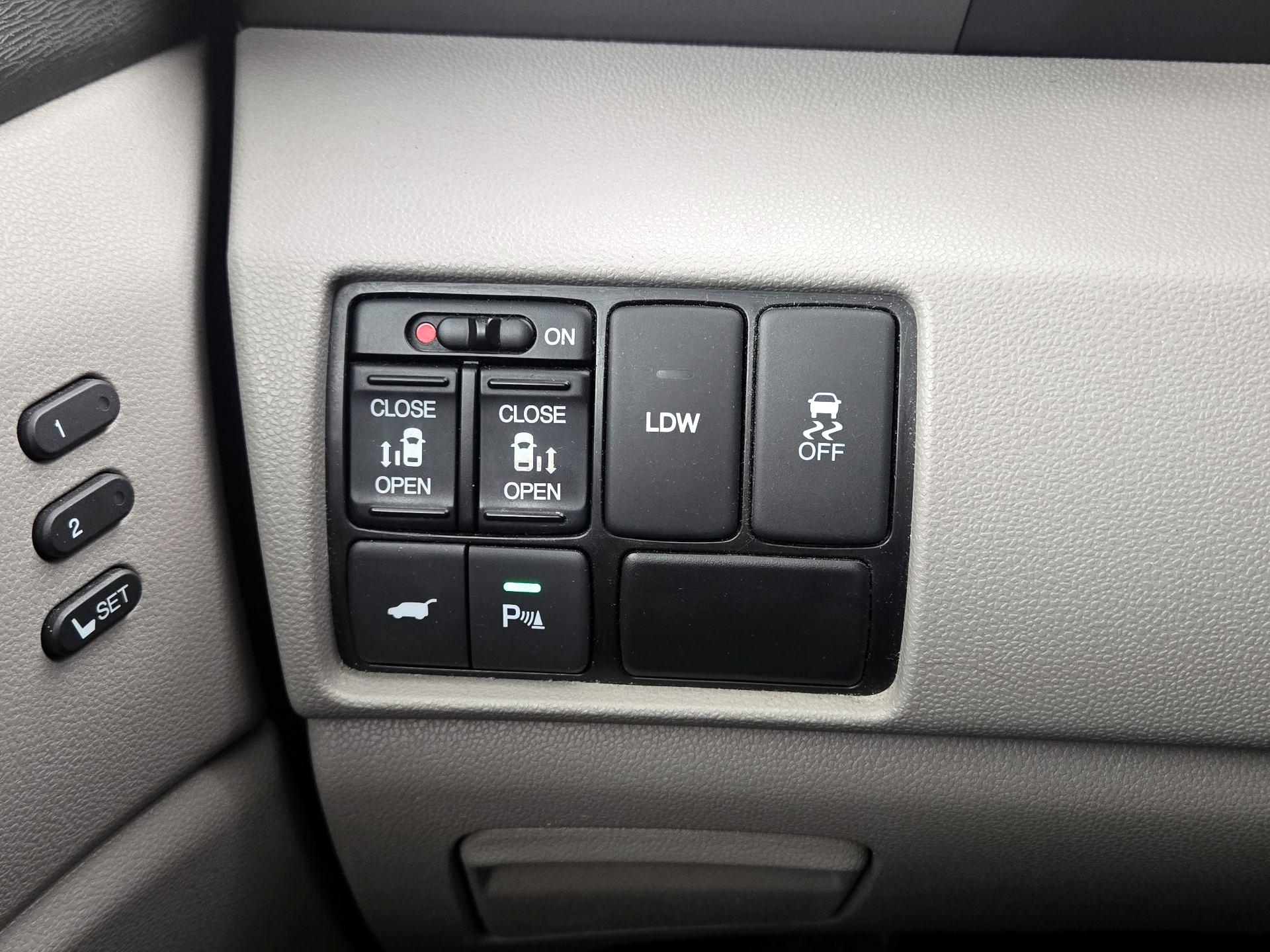 Thumbnail: 2014 Honda Odyssey - 13