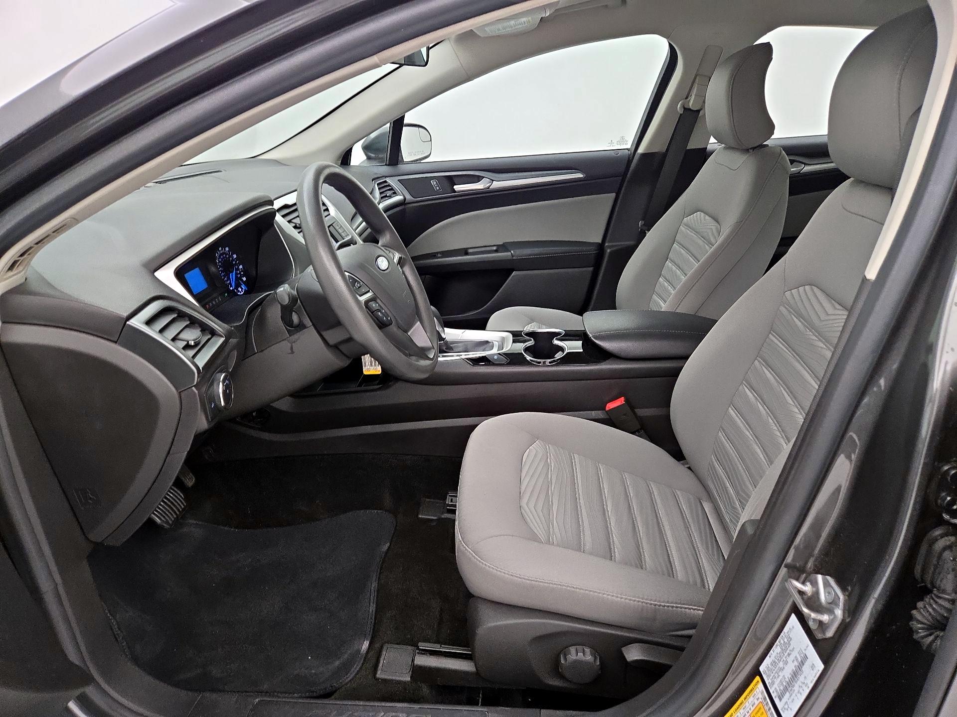 Thumbnail: 2016 Ford Fusion - 11
