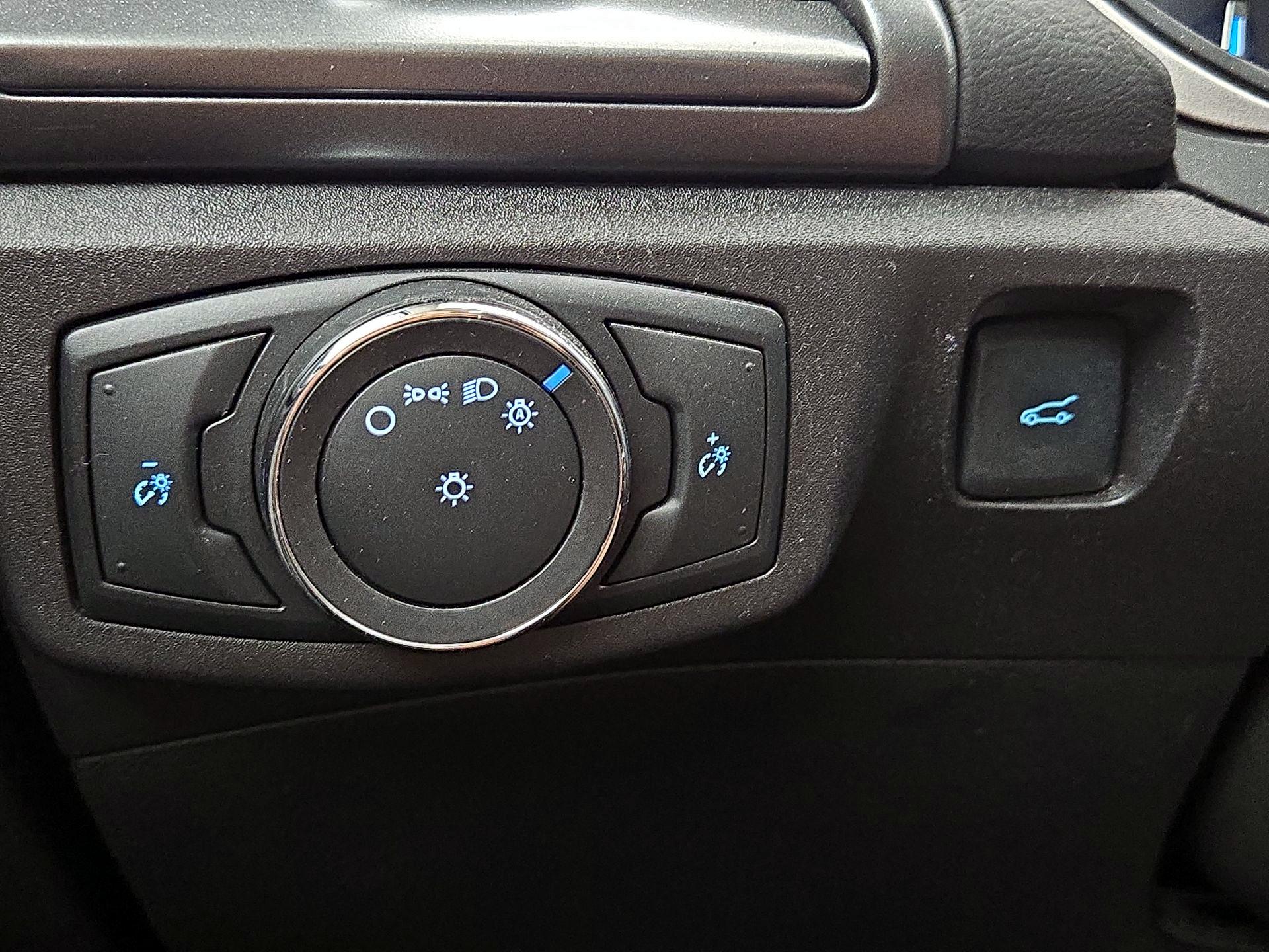 Thumbnail: 2016 Ford Fusion - 13
