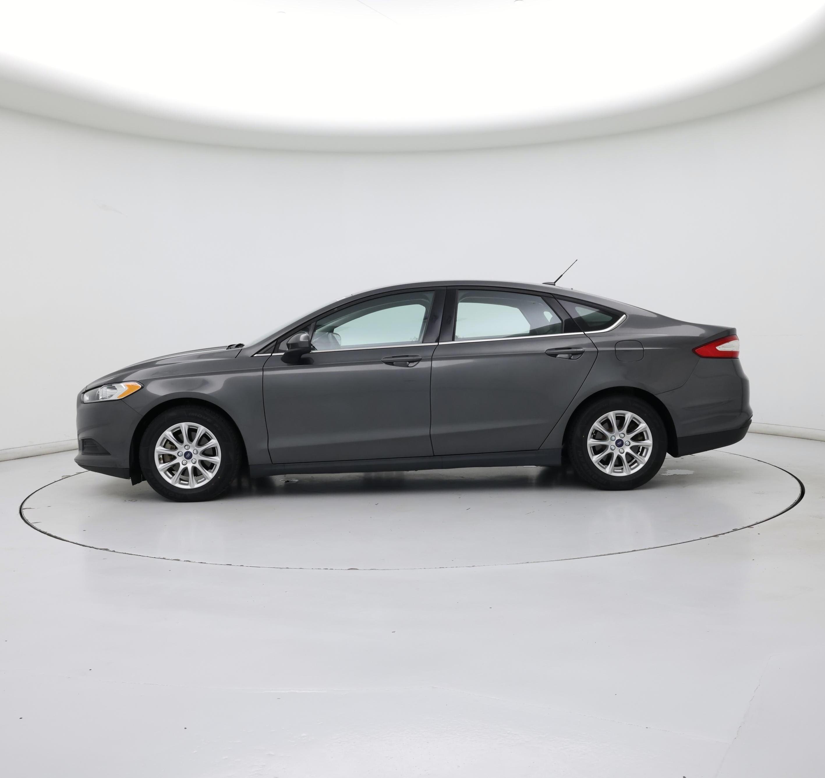 Thumbnail: 2016 Ford Fusion - 3