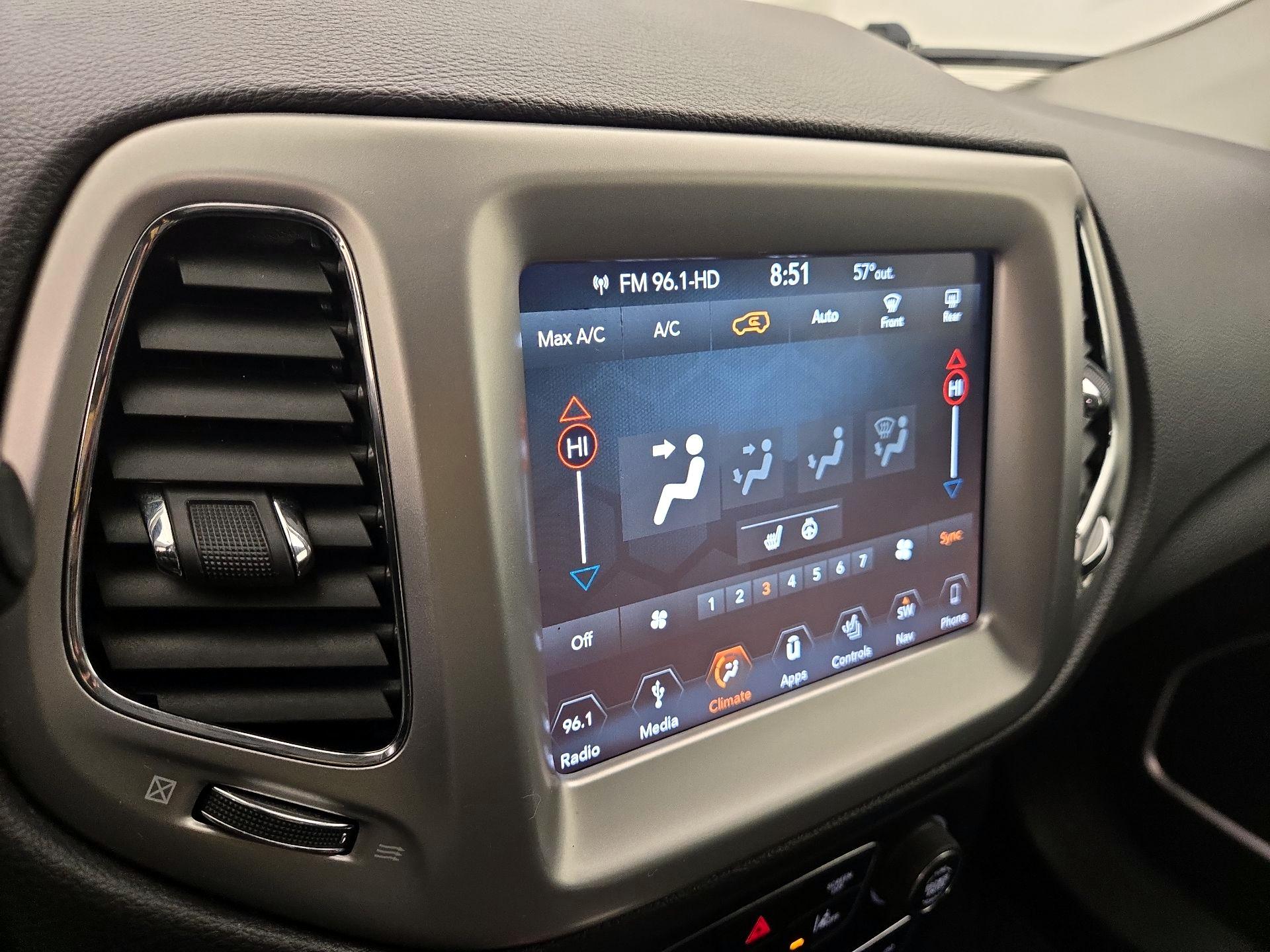 Thumbnail: 2018 Jeep Compass - 15