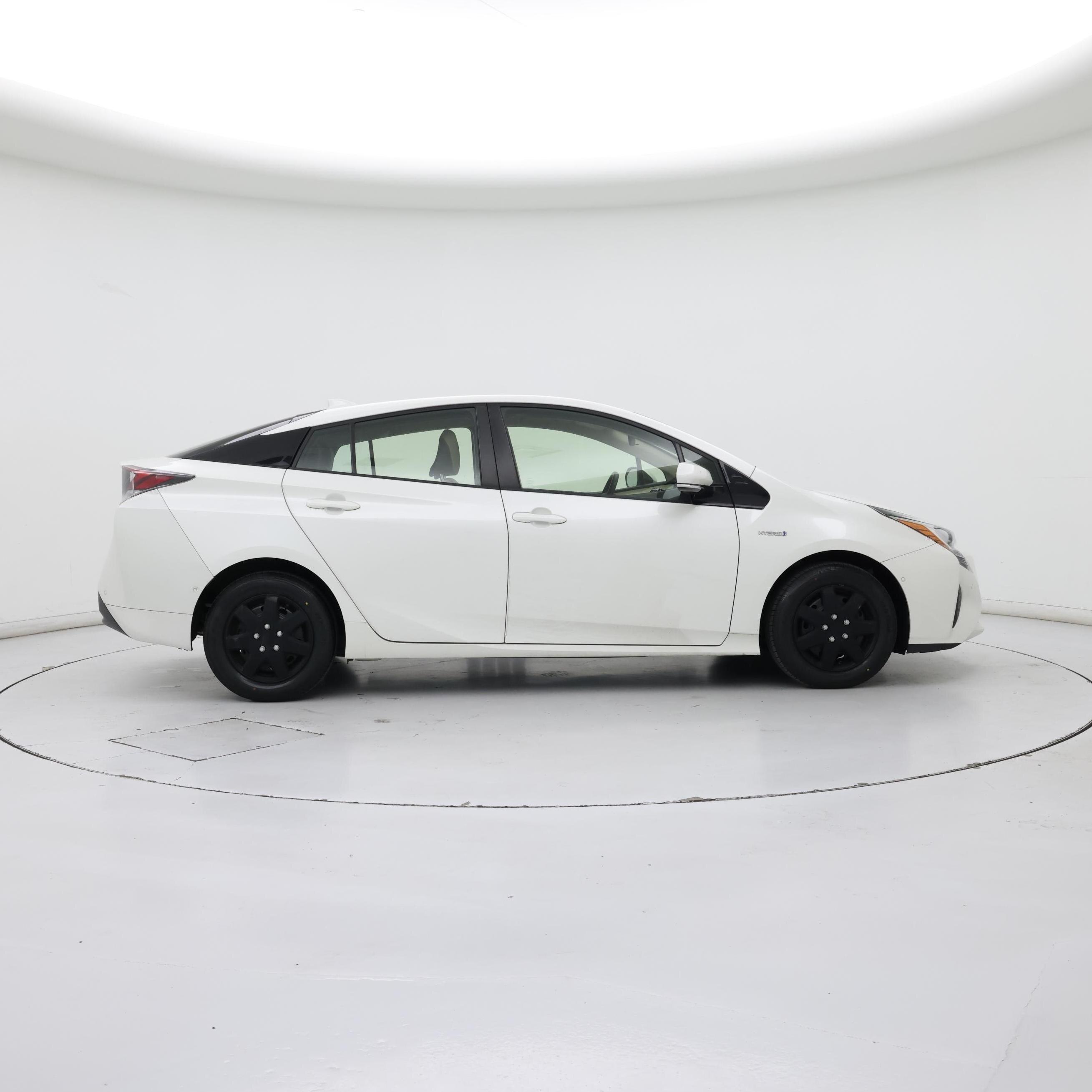 Thumbnail: 2018 Toyota Prius - 7