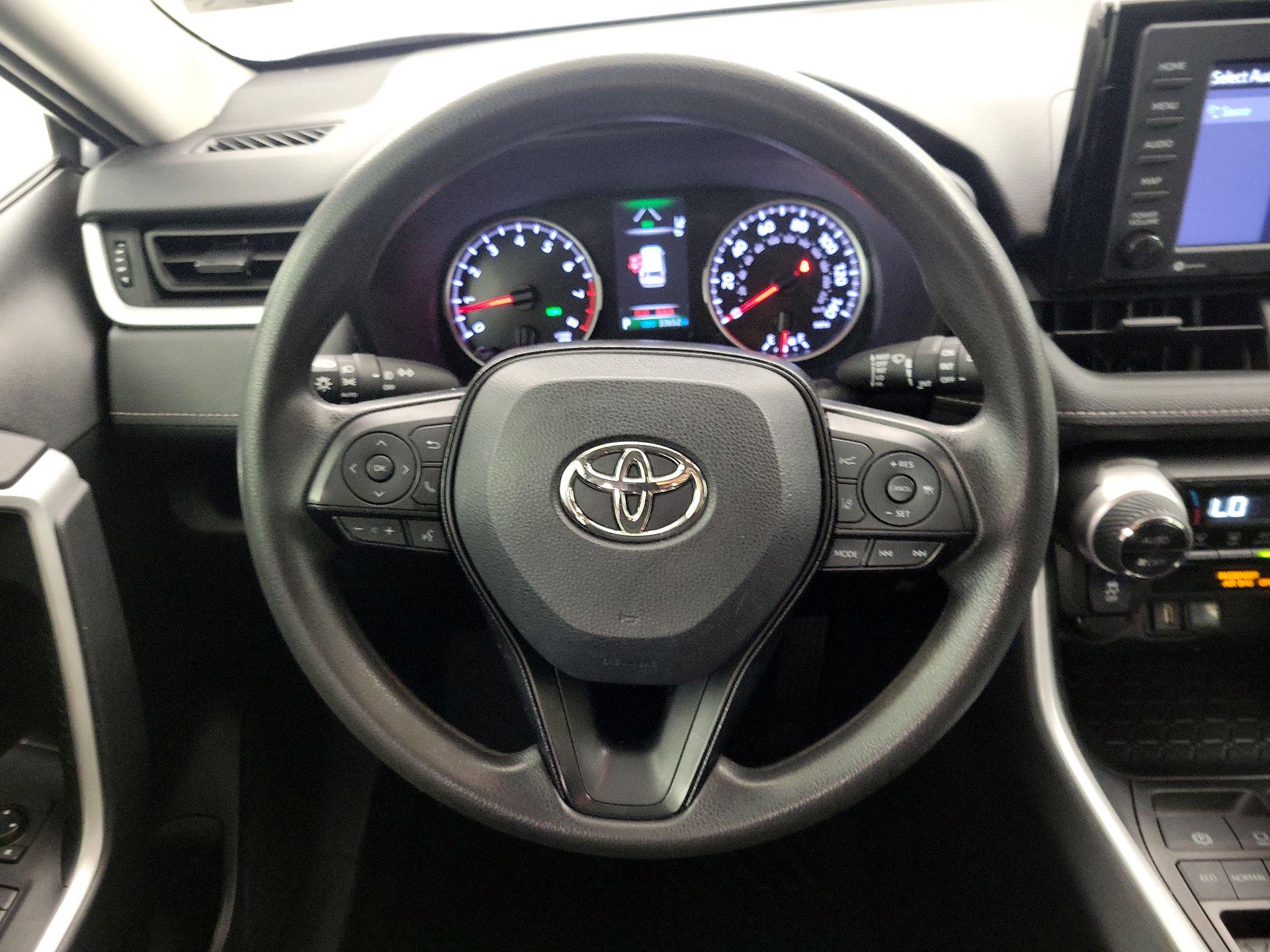 Thumbnail: 2021 Toyota RAV4 - 10