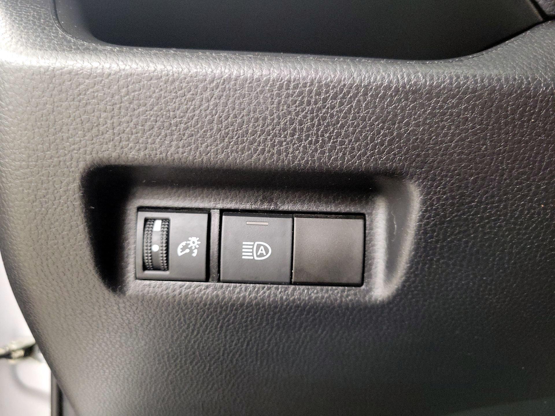 Thumbnail: 2021 Toyota RAV4 - 13
