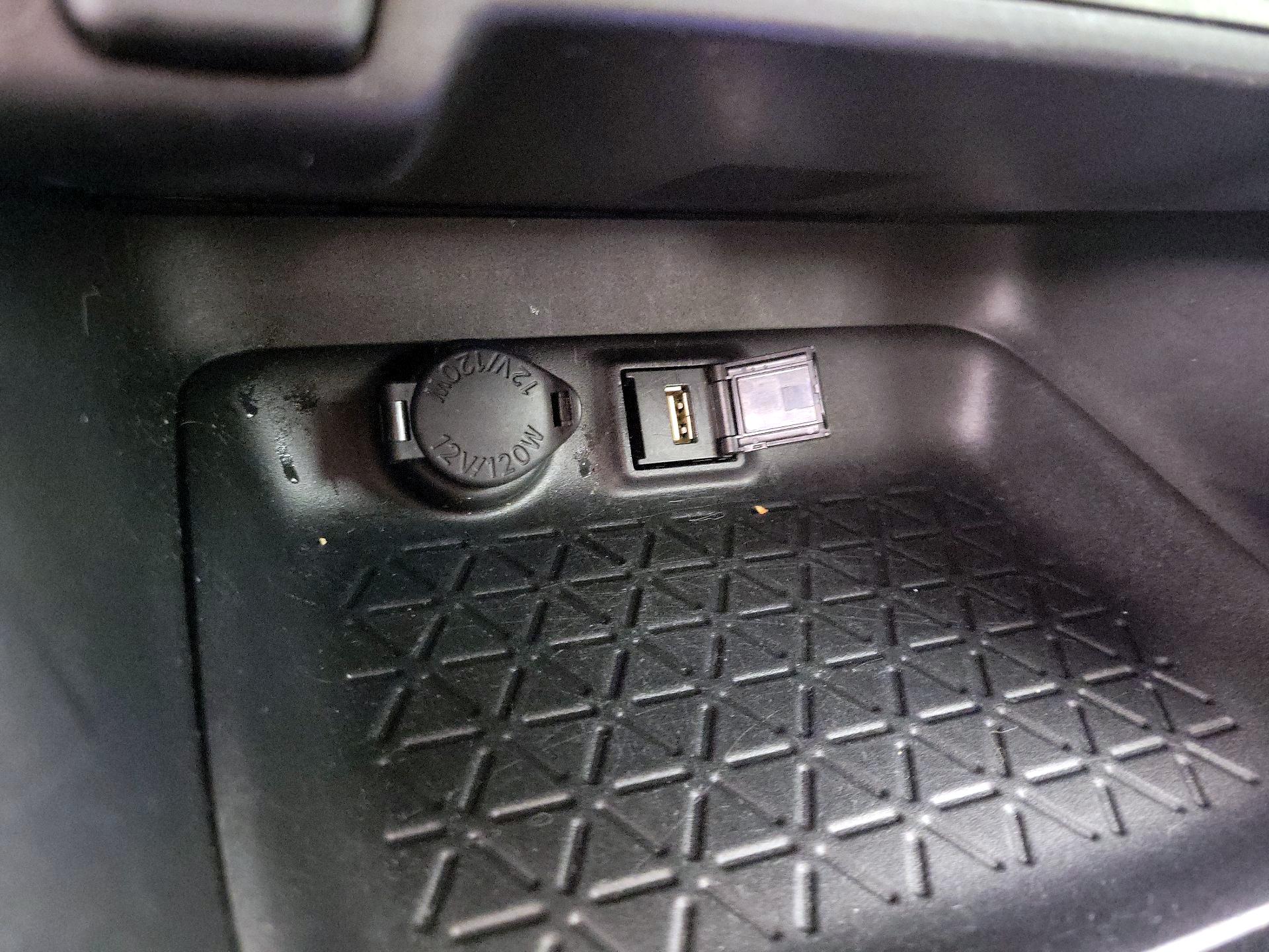 Thumbnail: 2021 Toyota RAV4 - 18