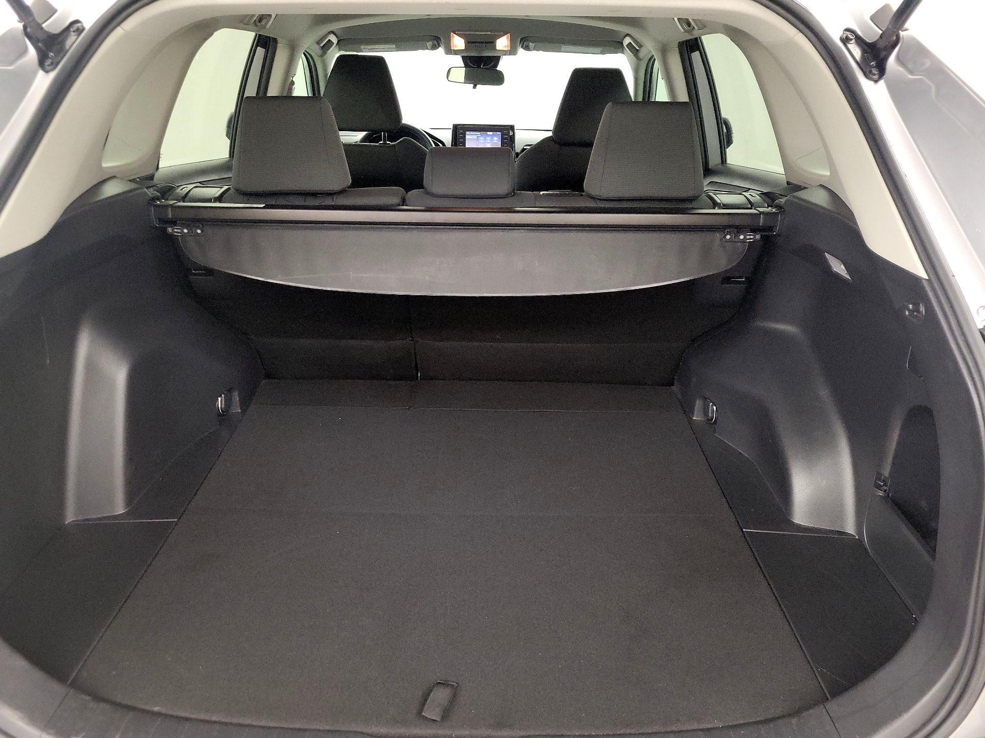 Thumbnail: 2021 Toyota RAV4 - 20