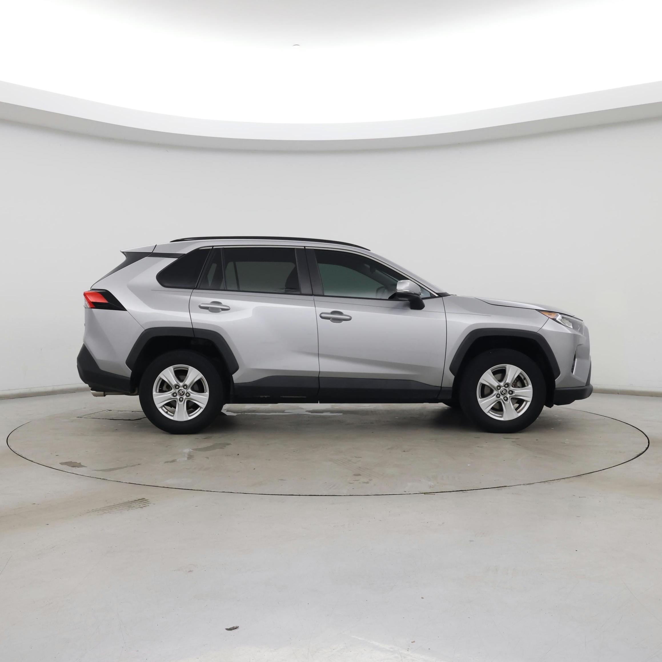 Thumbnail: 2021 Toyota RAV4 - 7