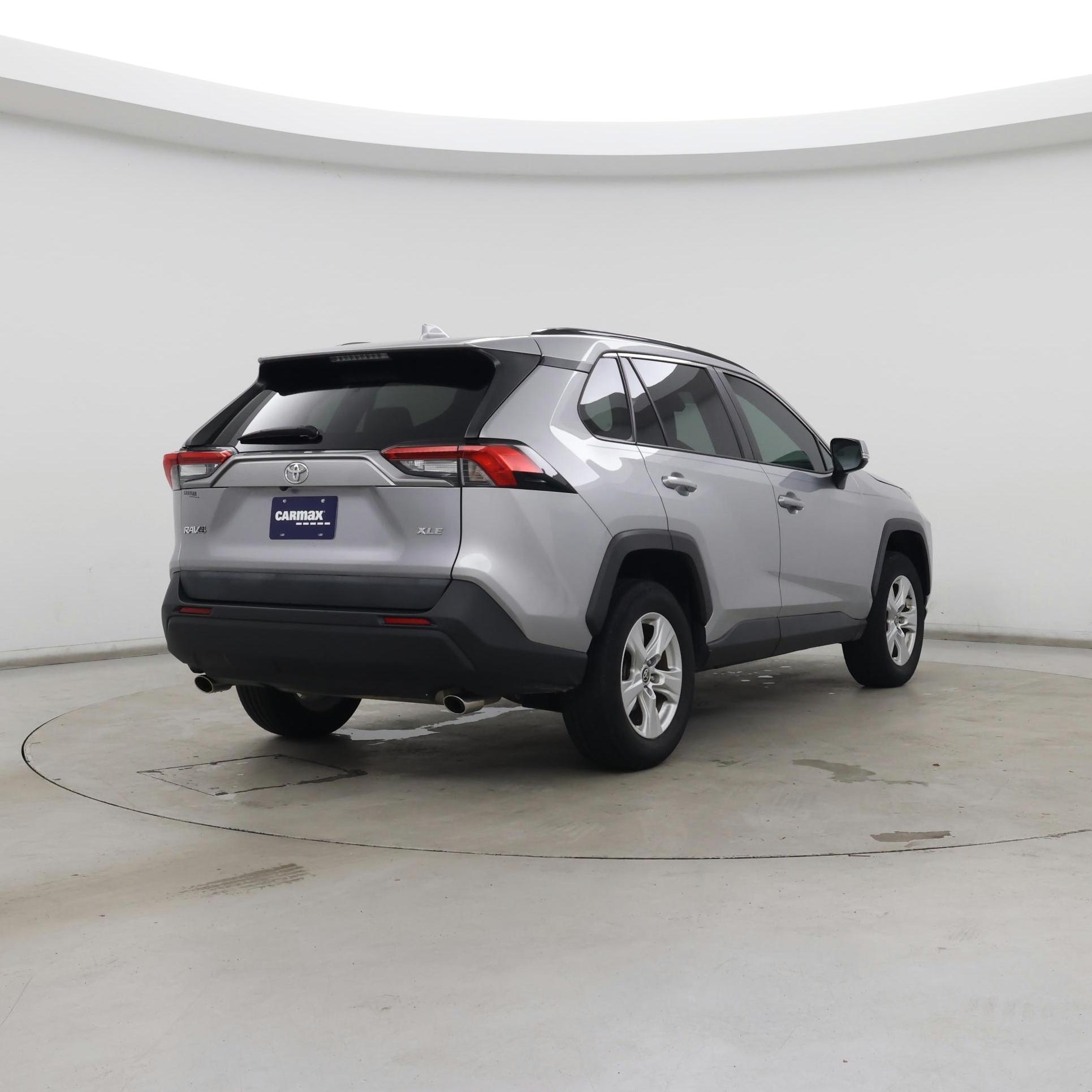 Thumbnail: 2021 Toyota RAV4 - 8