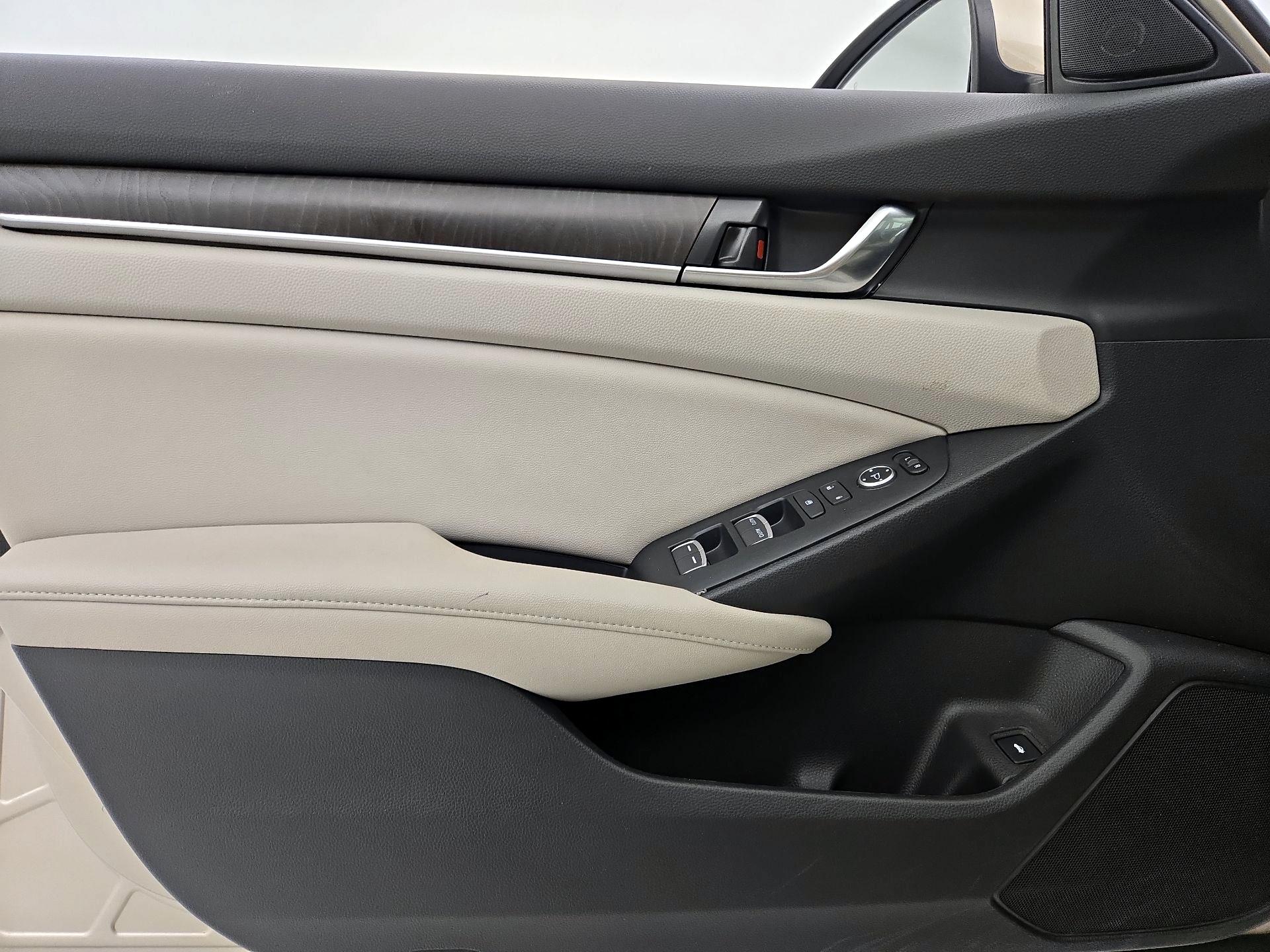 Thumbnail: 2019 Honda Accord - 12
