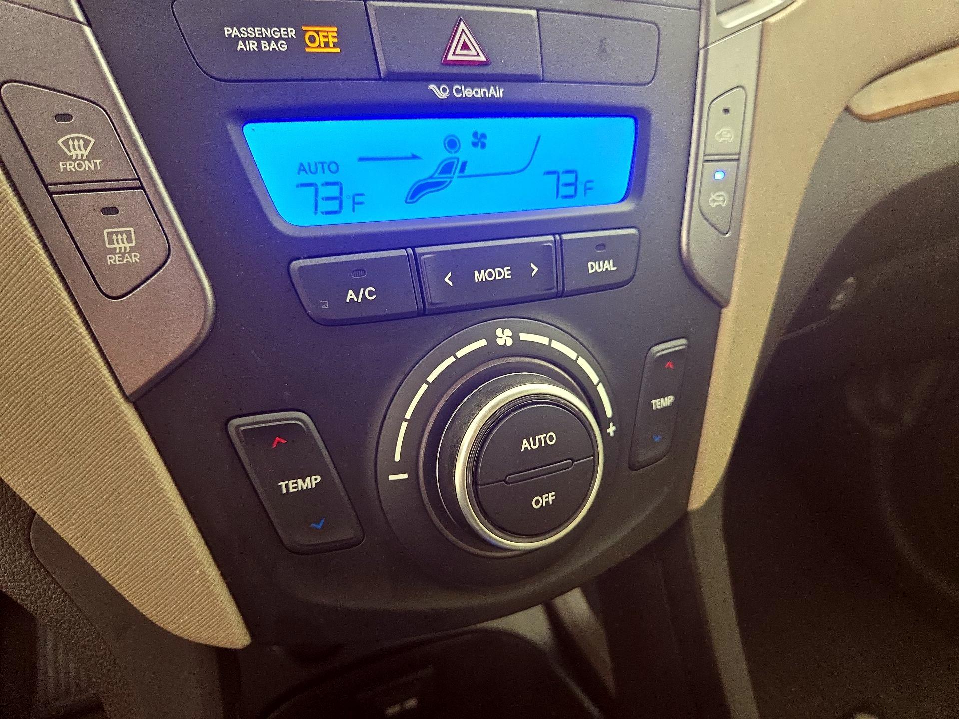 Thumbnail: 2014 Hyundai Santa Fe - 16