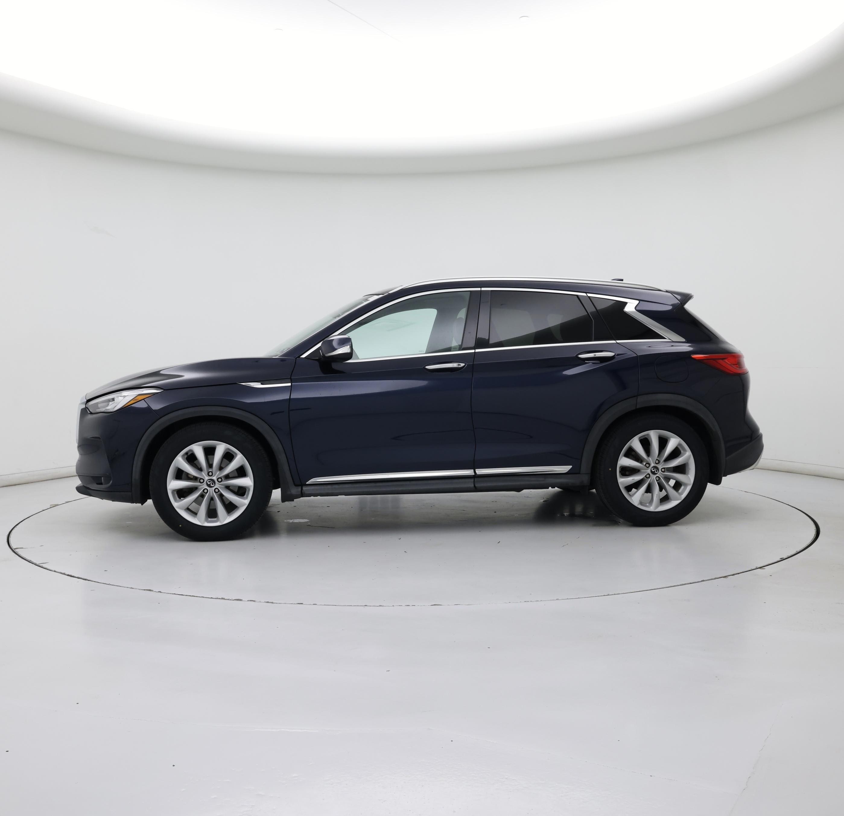 Thumbnail: 2019 INFINITI QX50 - 3