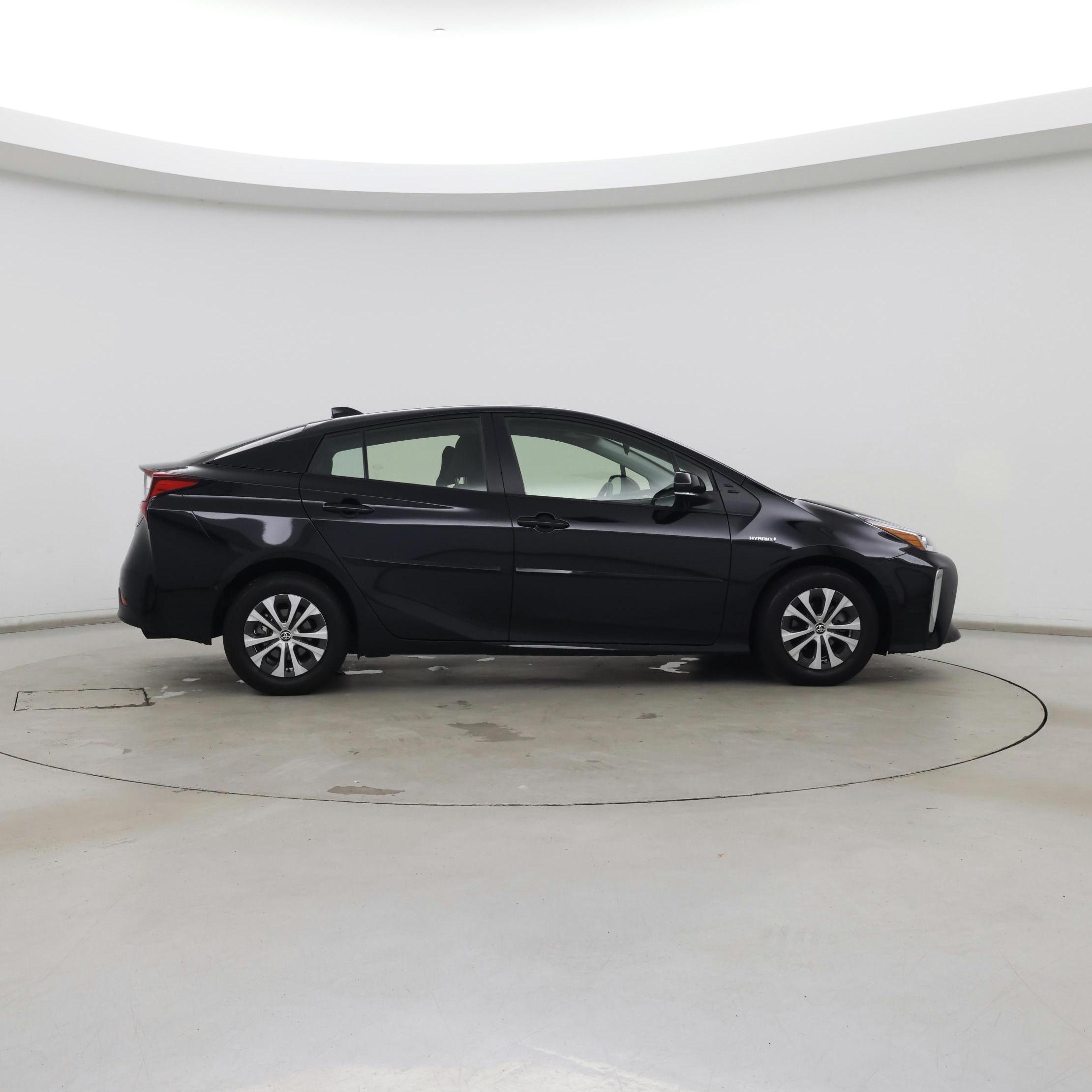 Thumbnail: 2022 Toyota Prius - 7