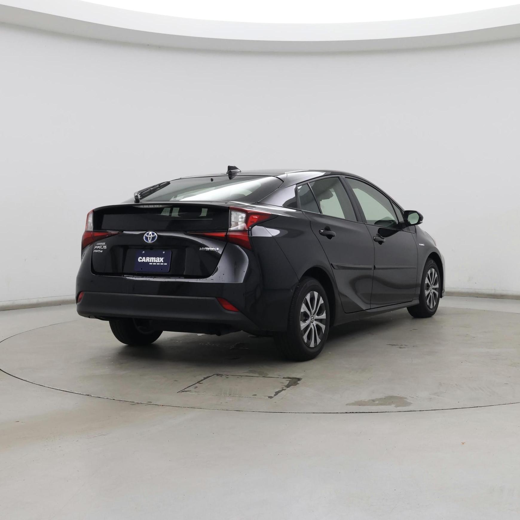 Thumbnail: 2022 Toyota Prius - 8