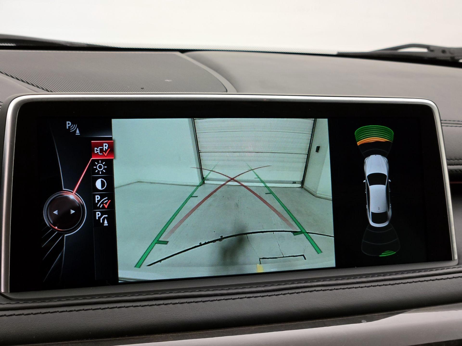 Thumbnail: 2015 BMW X6 - 15