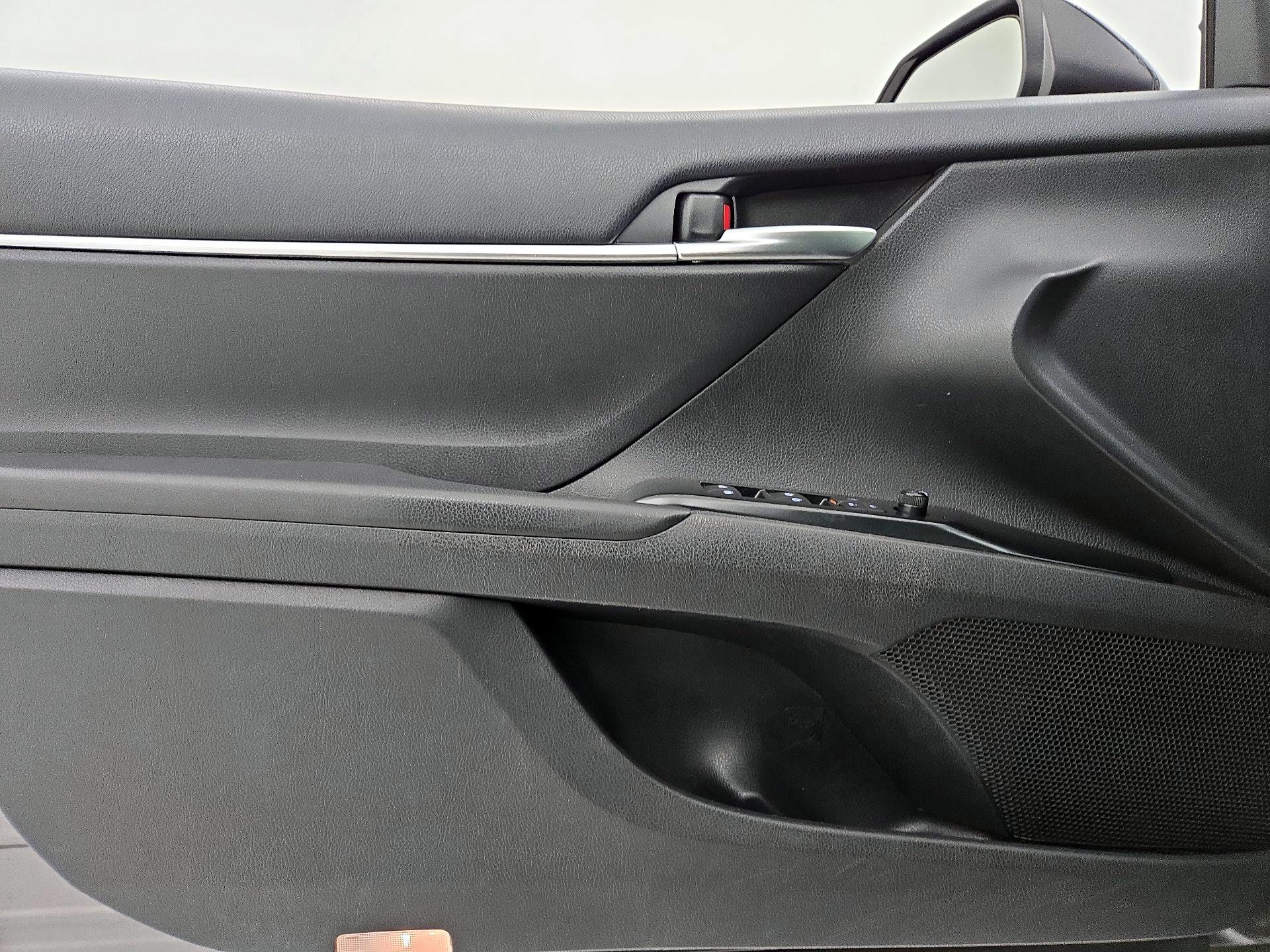 Thumbnail: 2018 Toyota Camry - 12