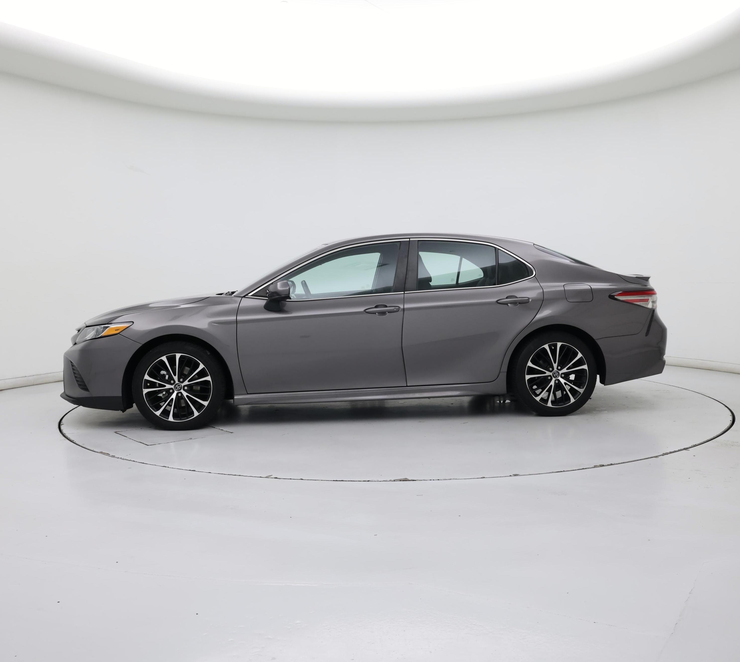 Thumbnail: 2018 Toyota Camry - 3
